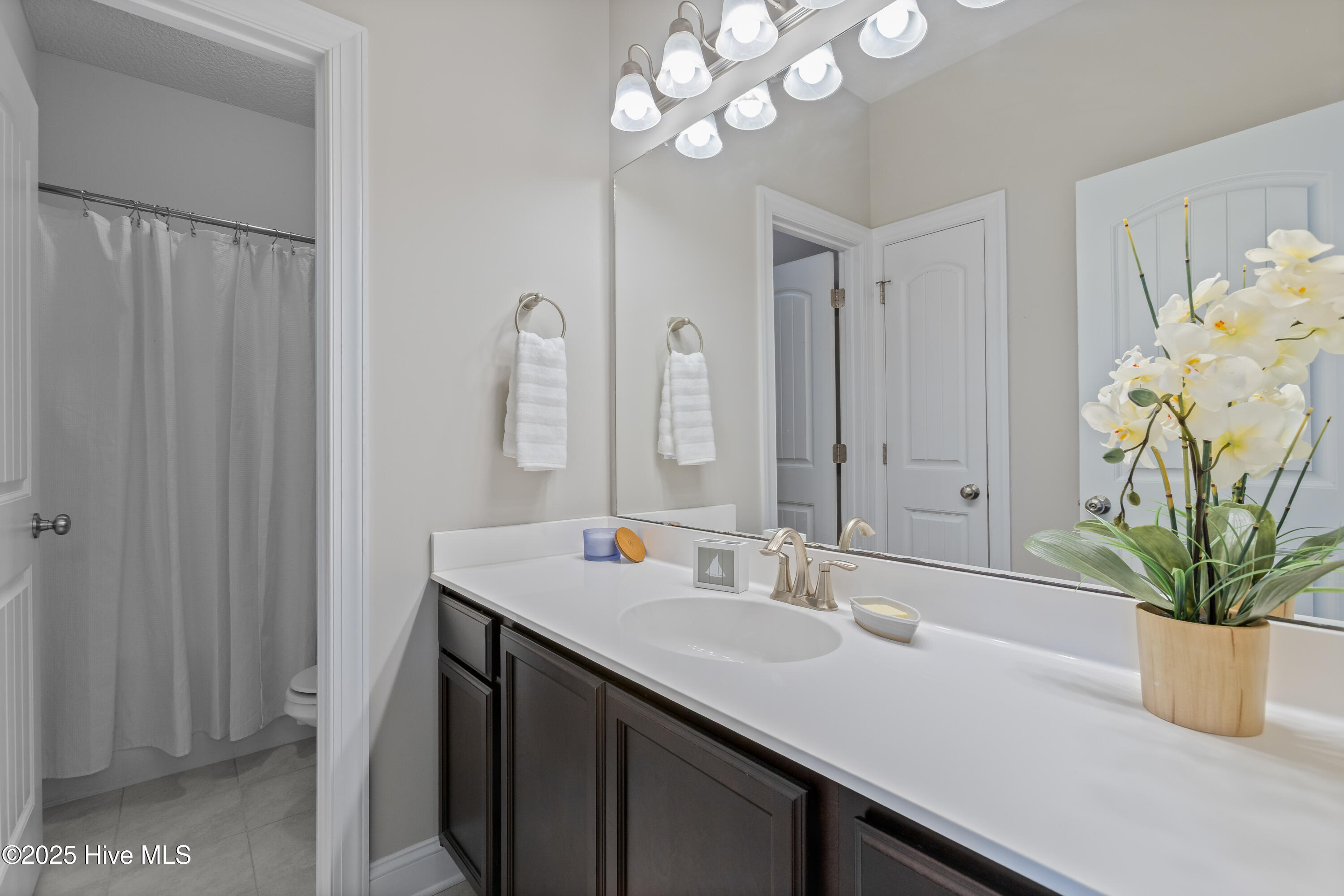 100541822 | Photo 25