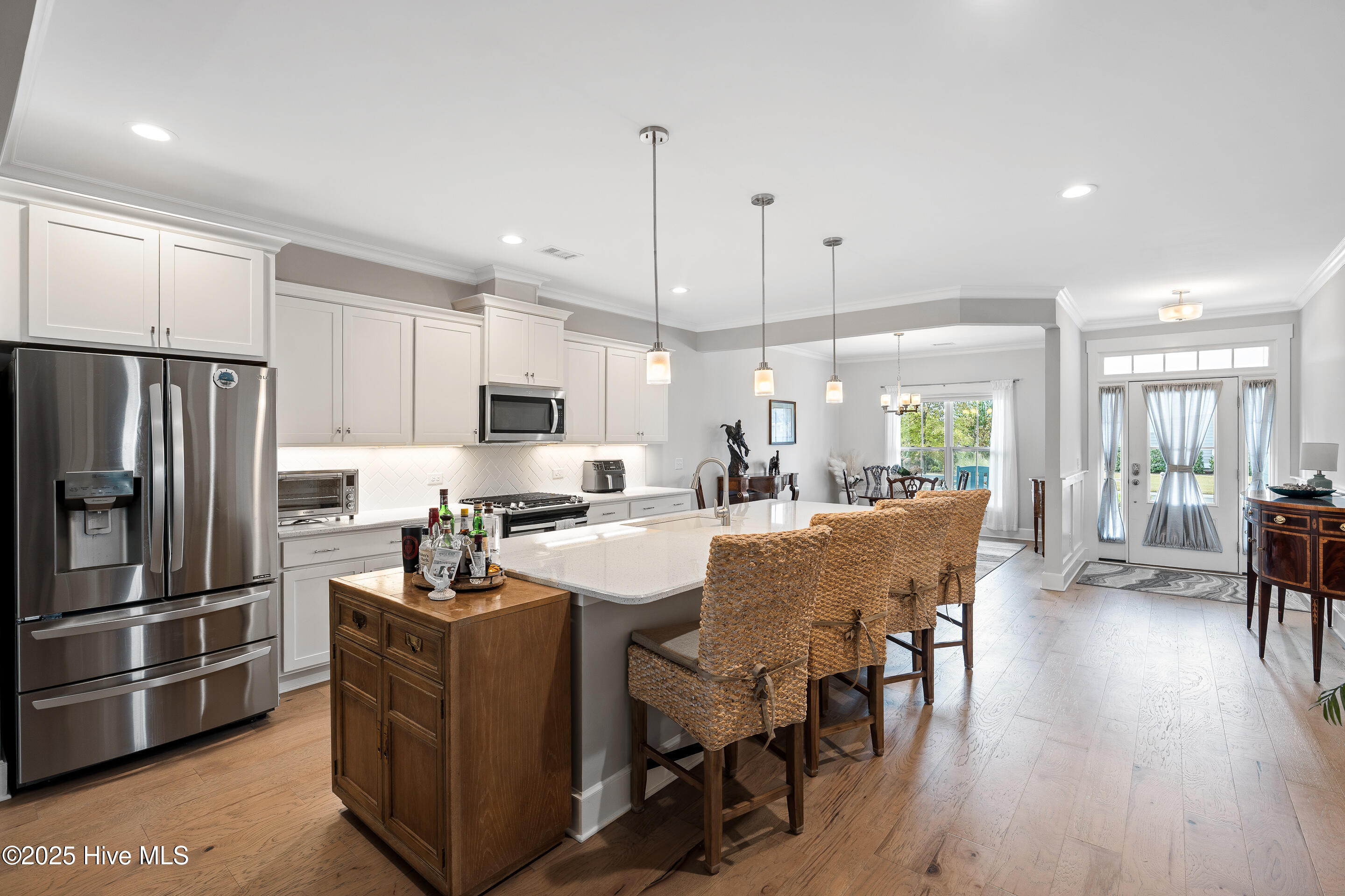 100535201 | Photo 11