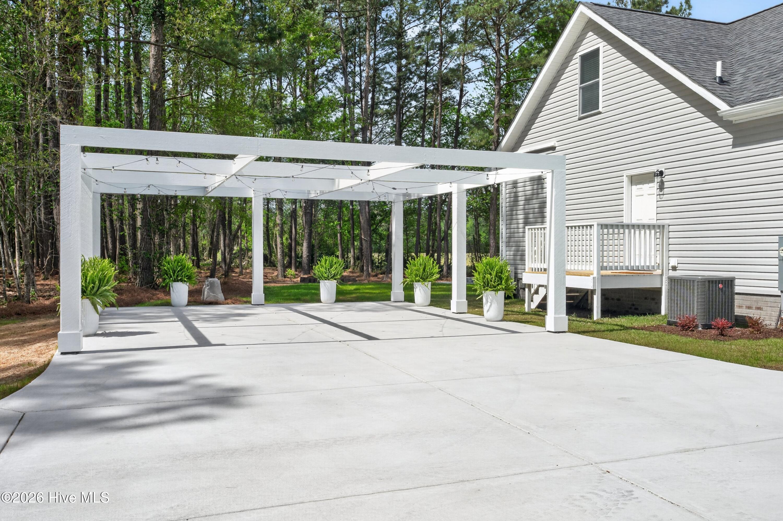 100567047 | Photo 38