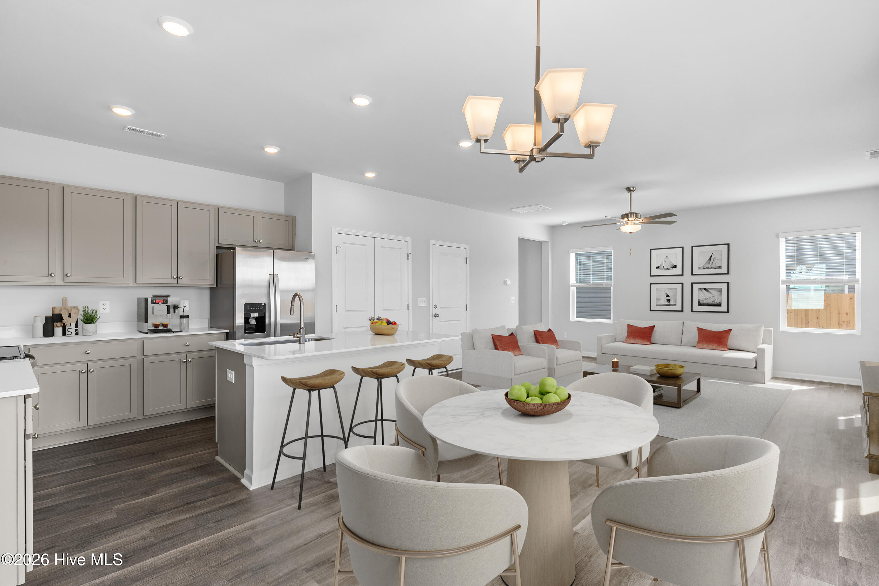 100538143 | Photo 17