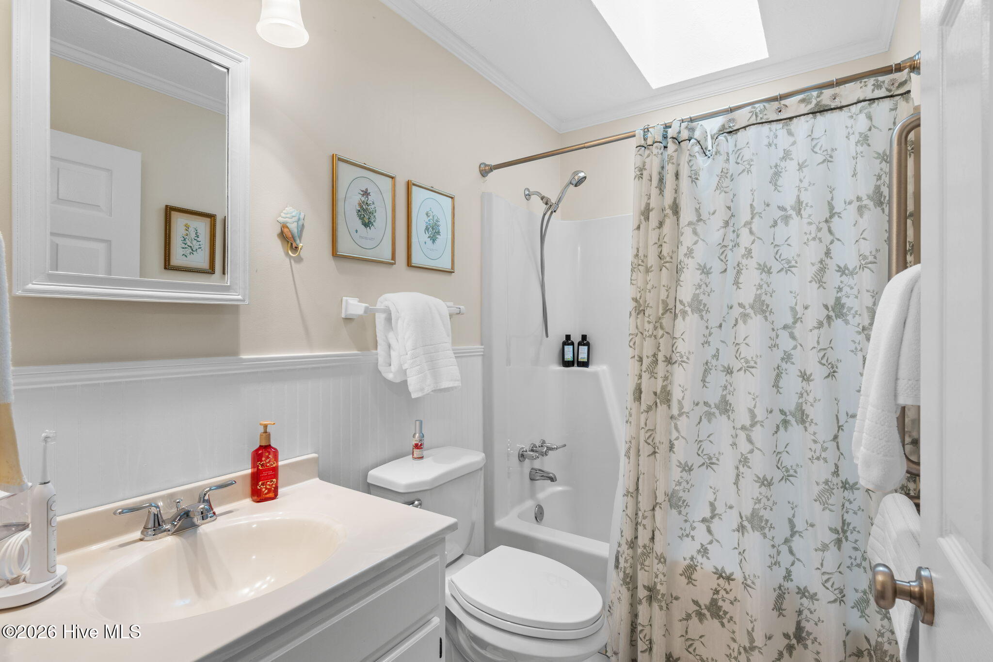 100564261 | Photo 14