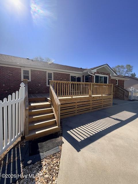 402 Crestwood Drive,Newport