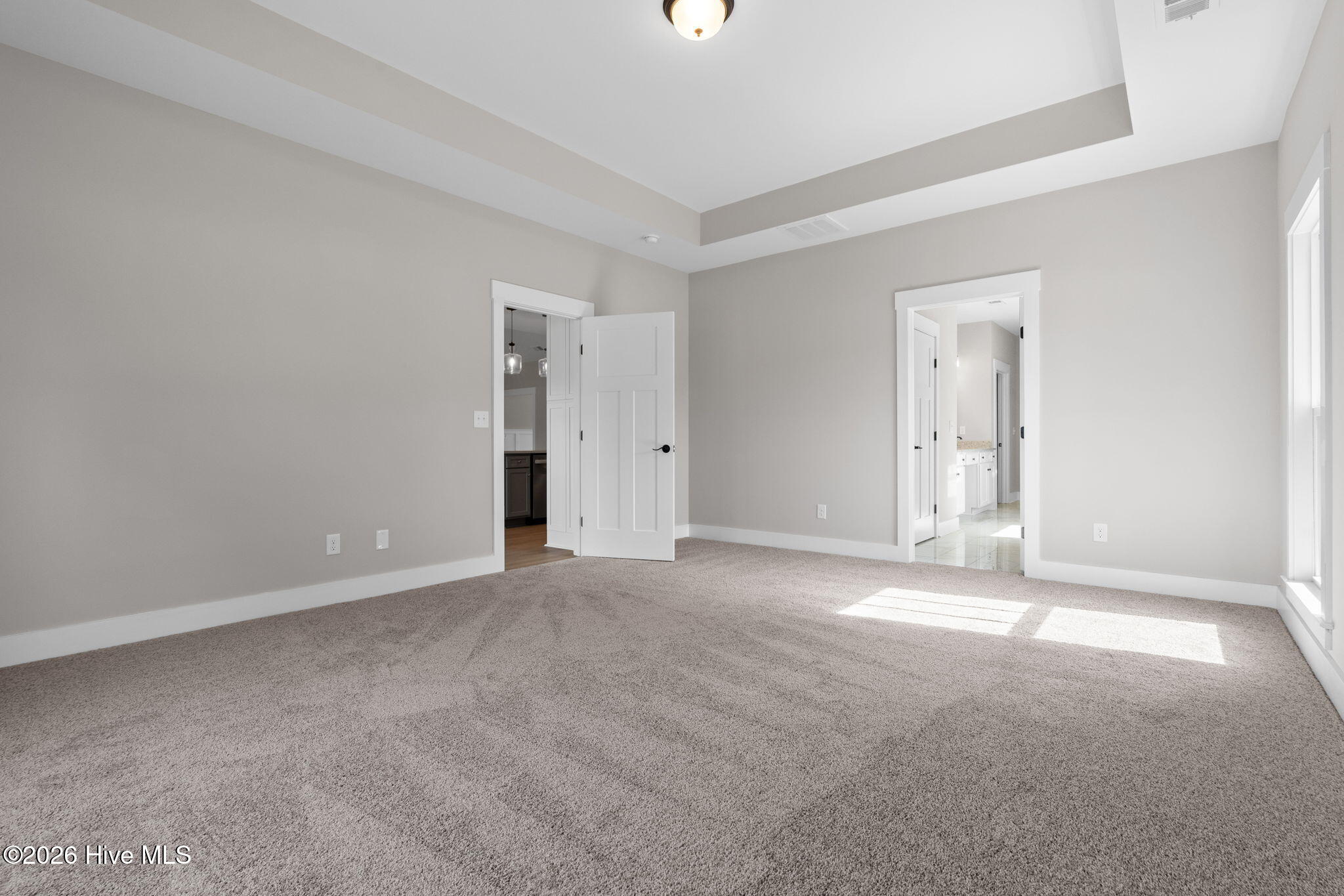 100537581 | Photo 41