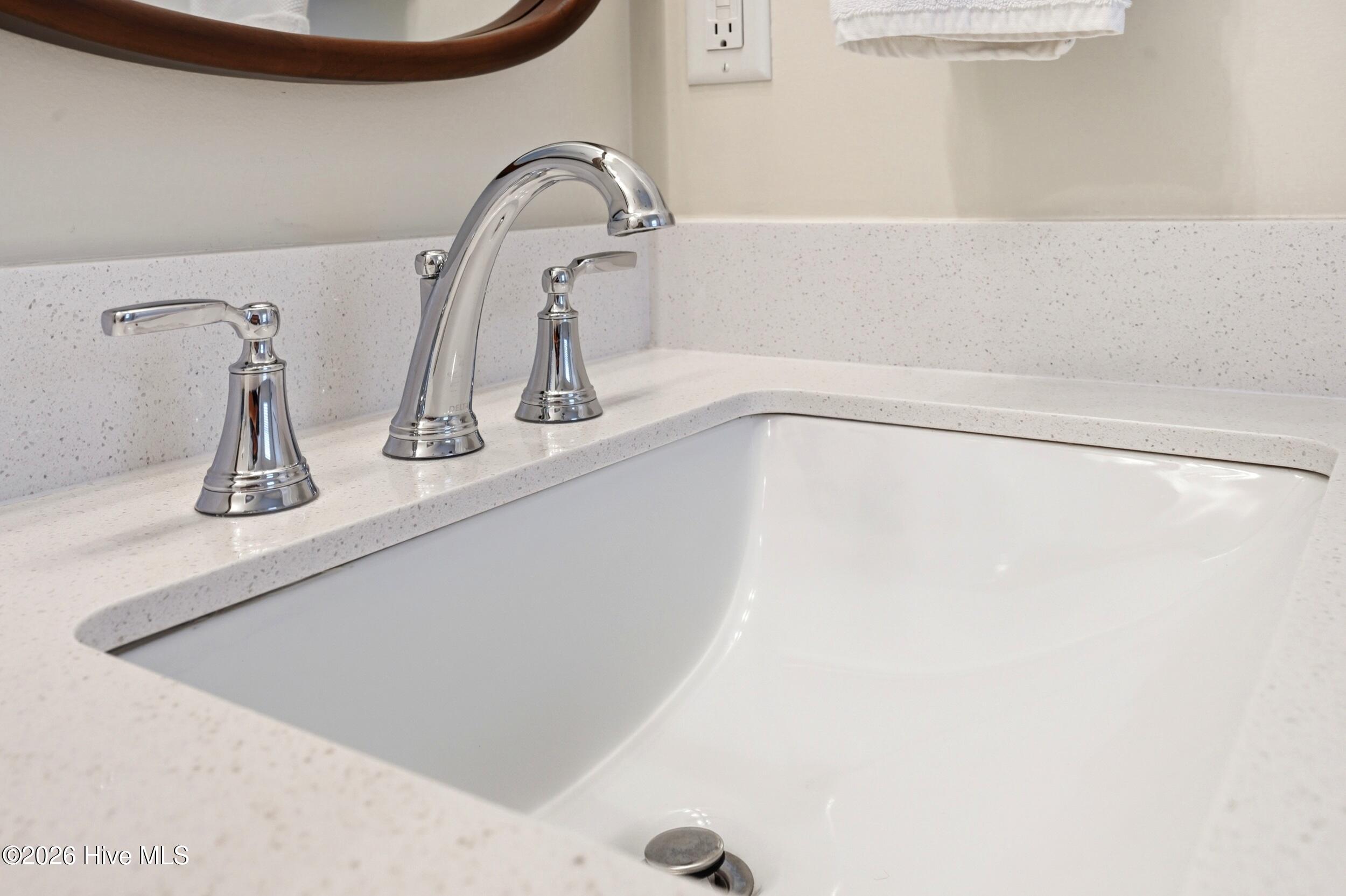 100569050 | Photo 44