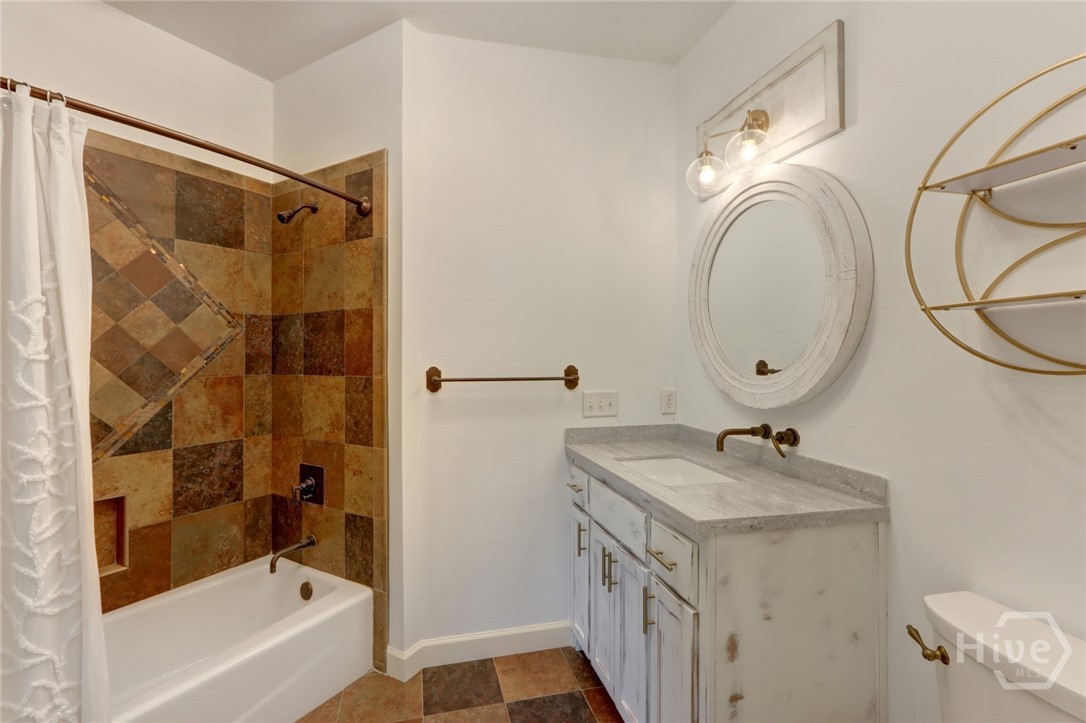 2nd Floor Full Bath