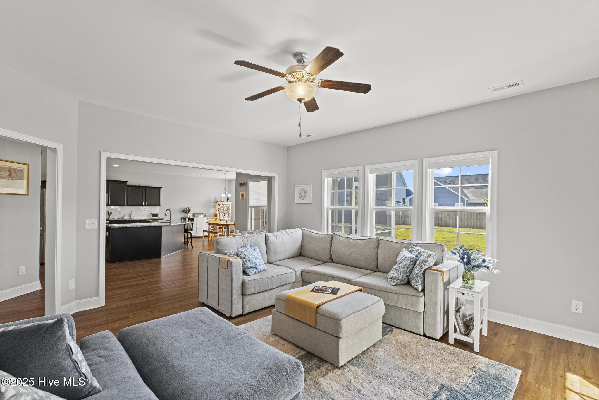 100528220 | Photo 11