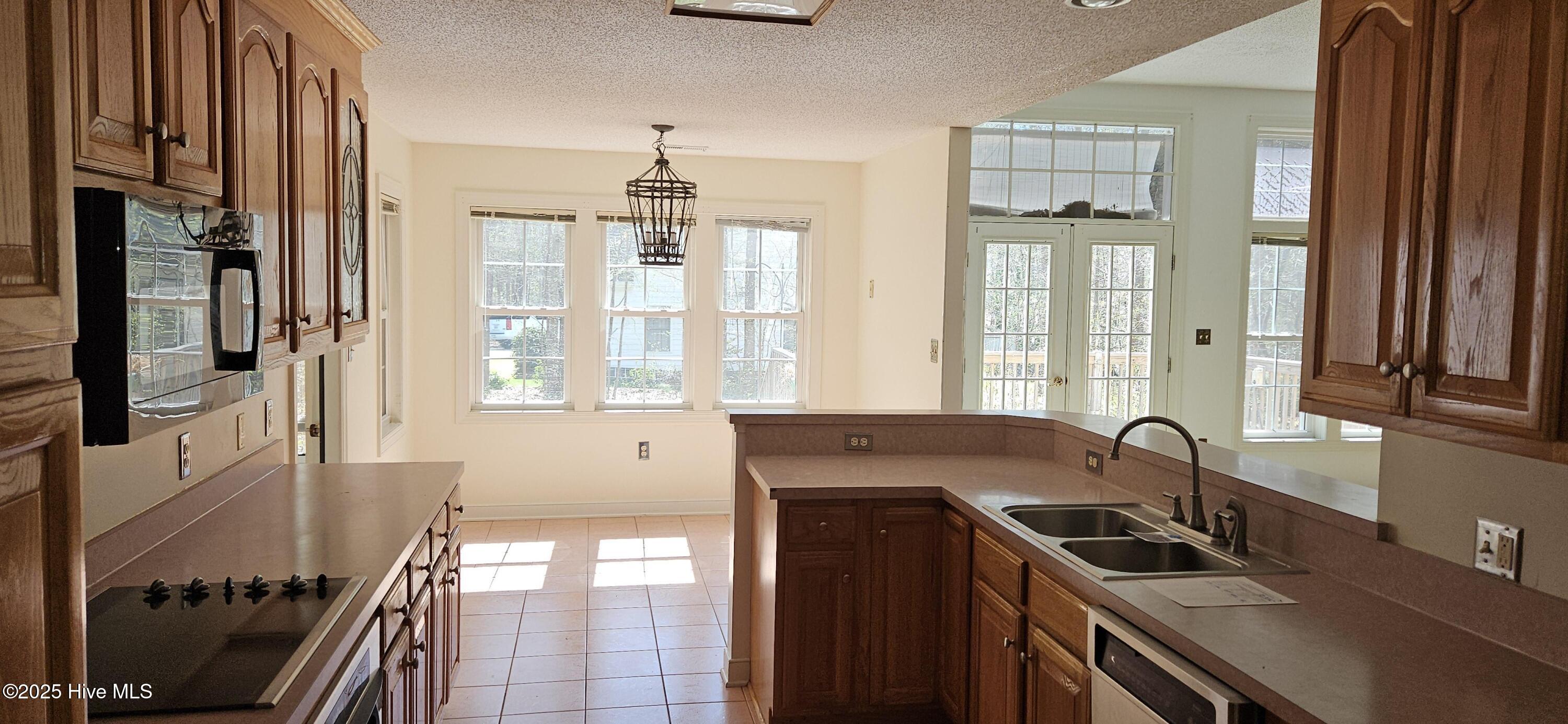 20250328_150607_copy_4000x1848