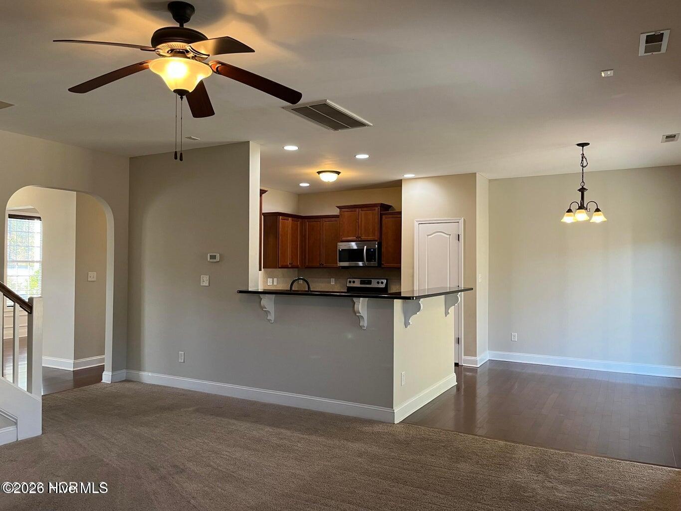 100547829 | Photo 13