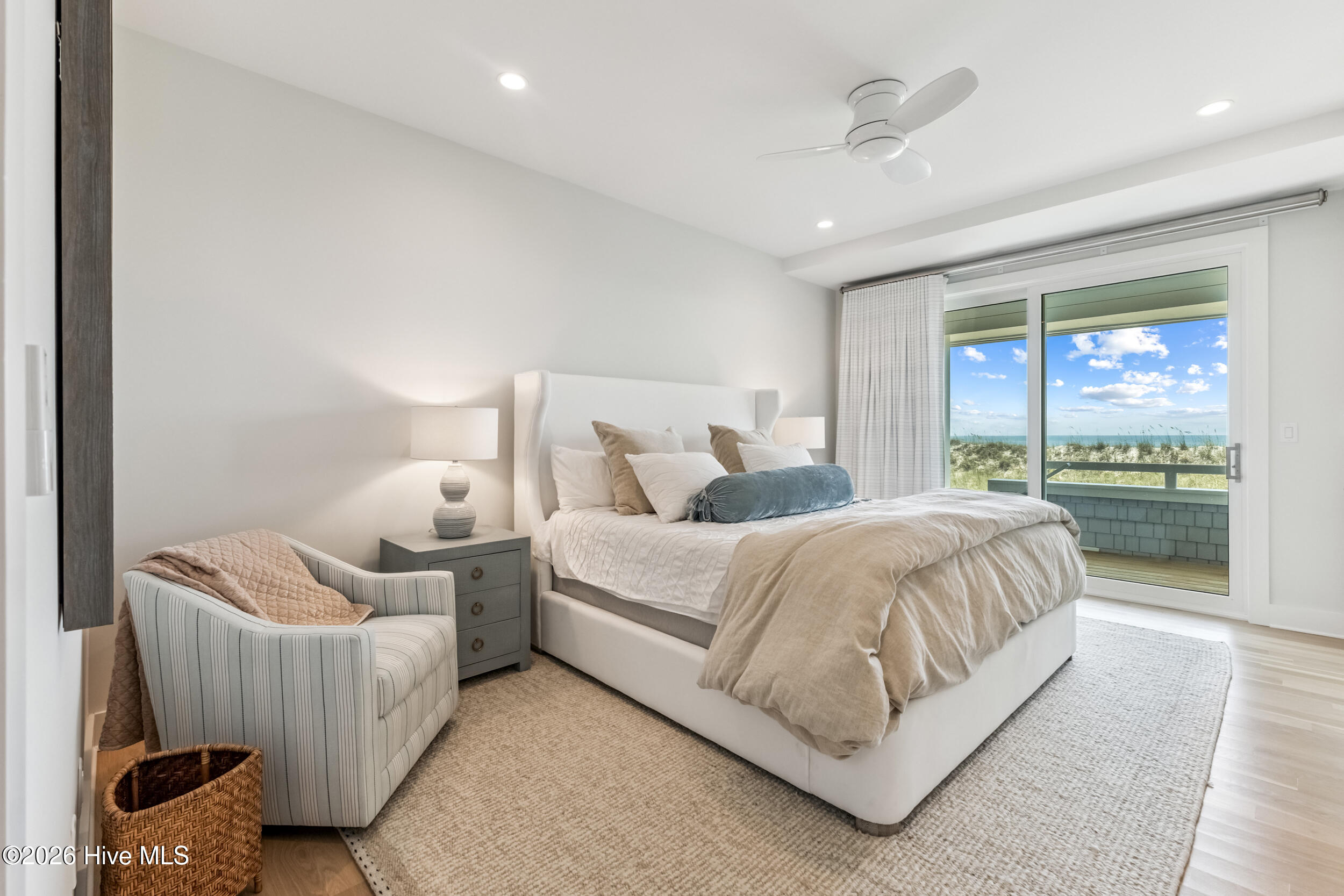 100560711 | Photo 39