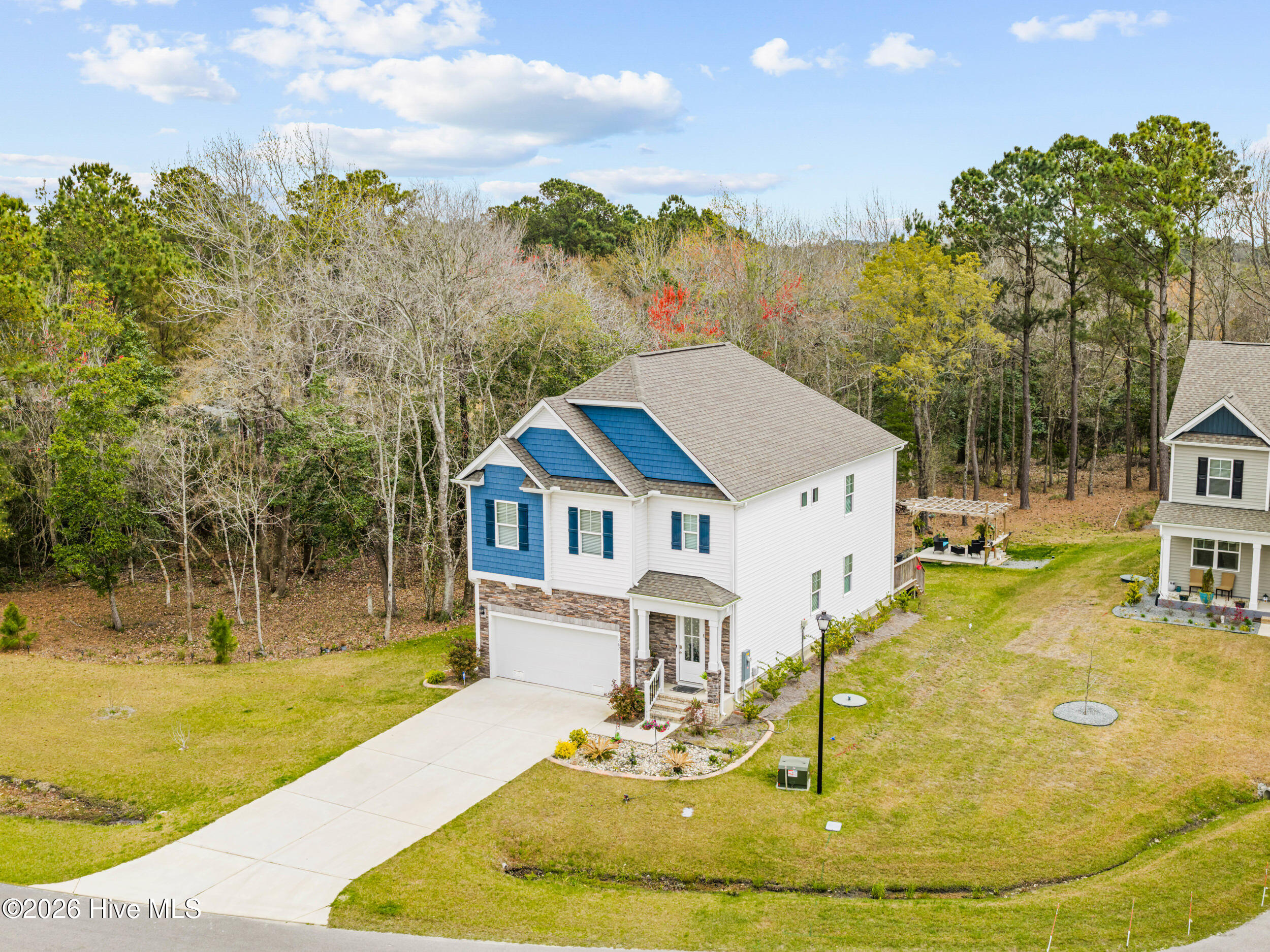 100562938 | Photo 60