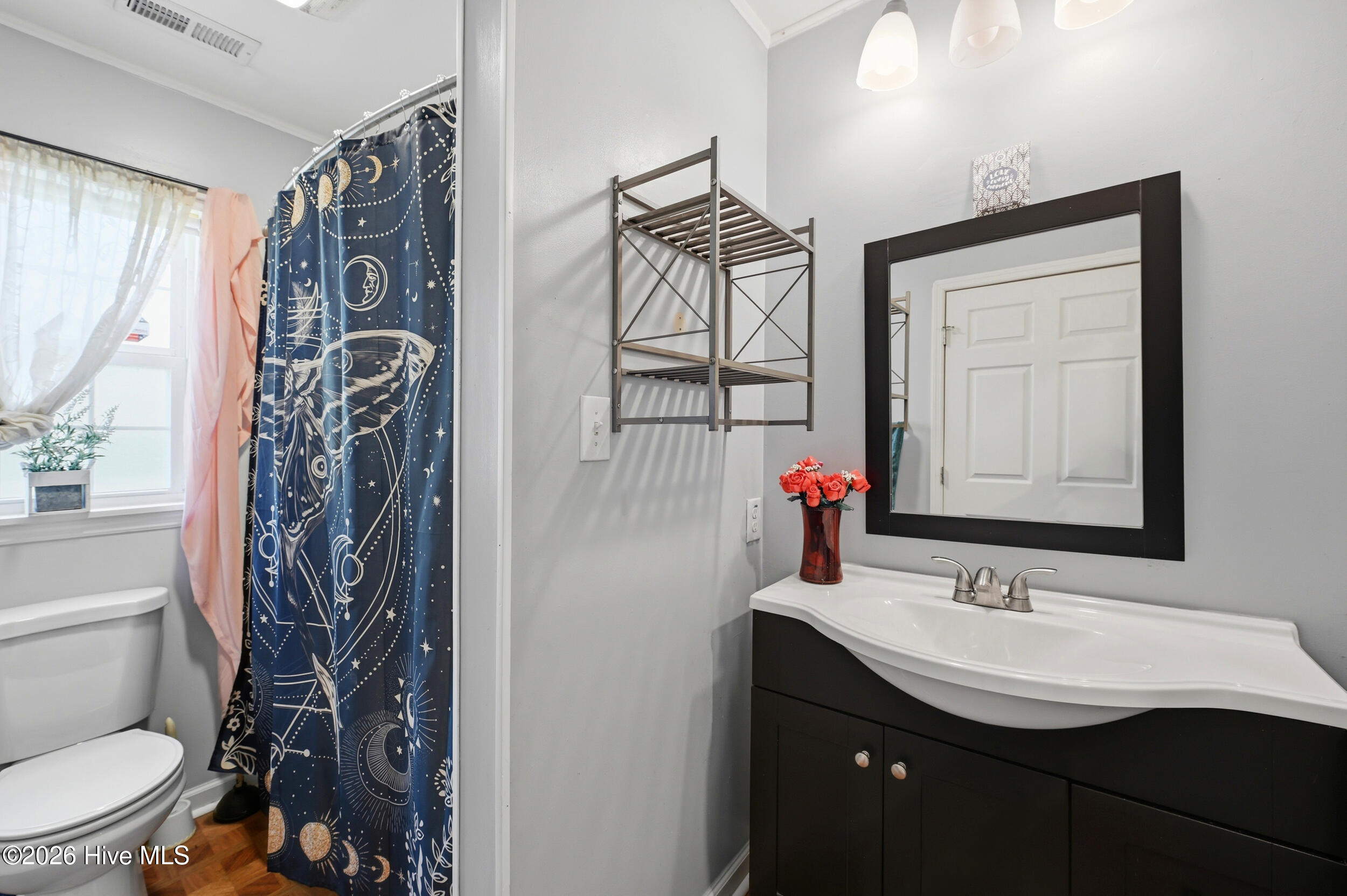 100562162 | Photo 19