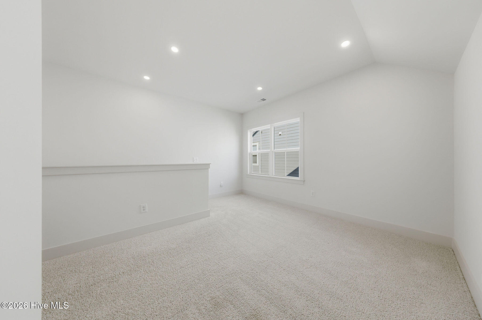 100567924 | Photo 31