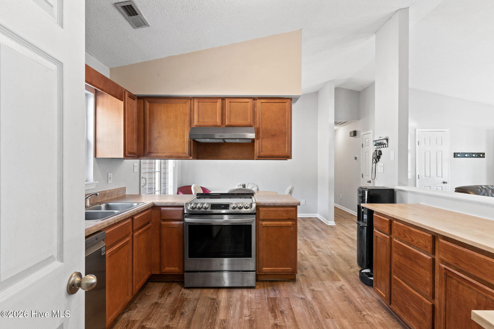 100553429 | Photo 12