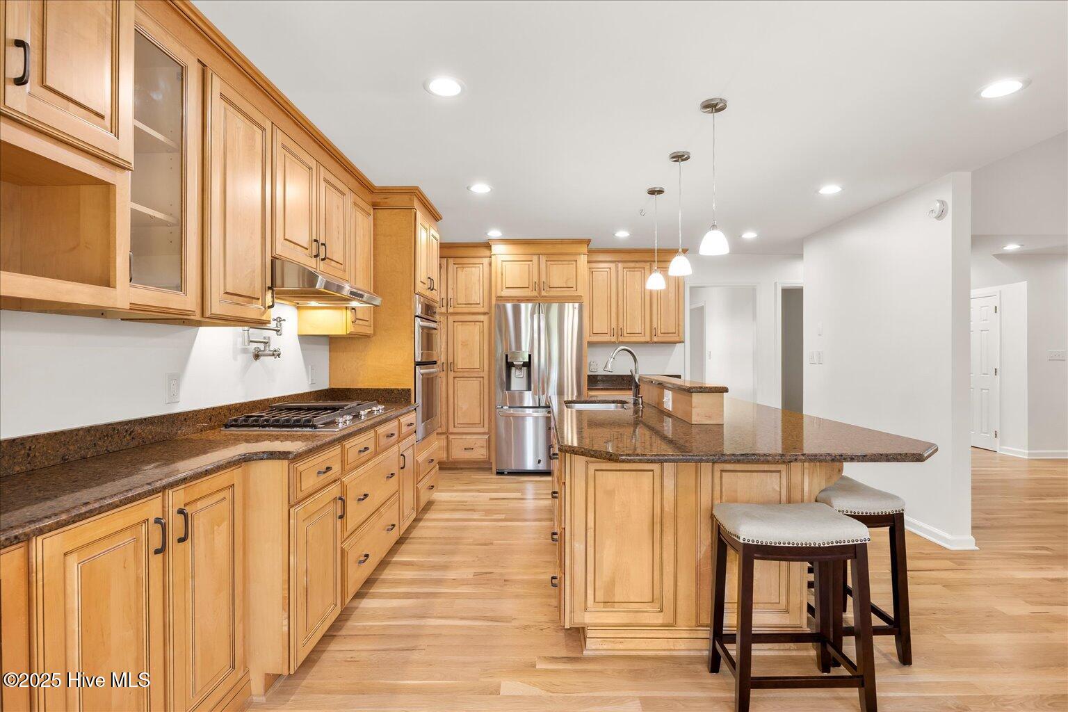 100535280 | Photo 19