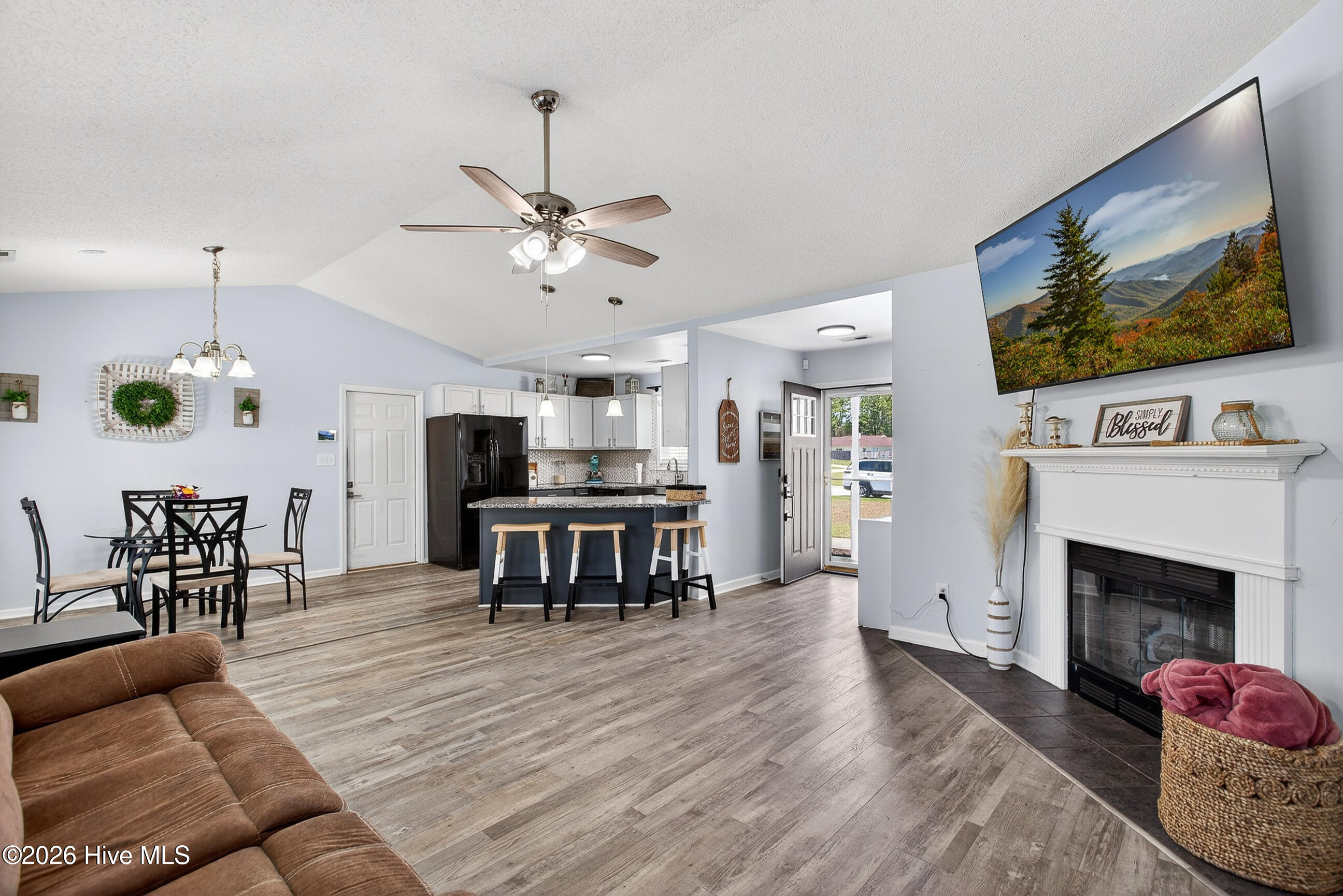 100566610 | Photo 10