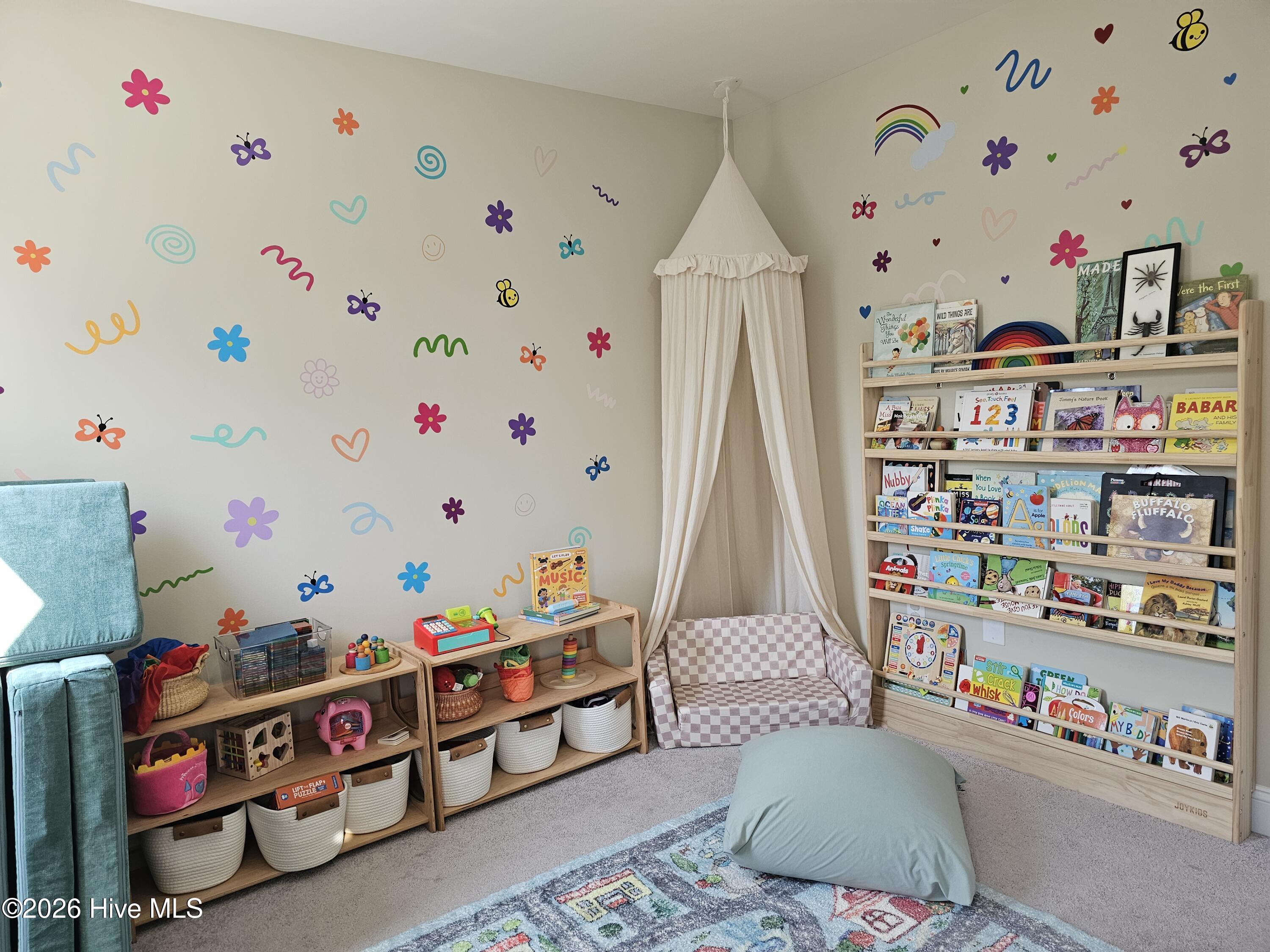 100561963 | Photo 16