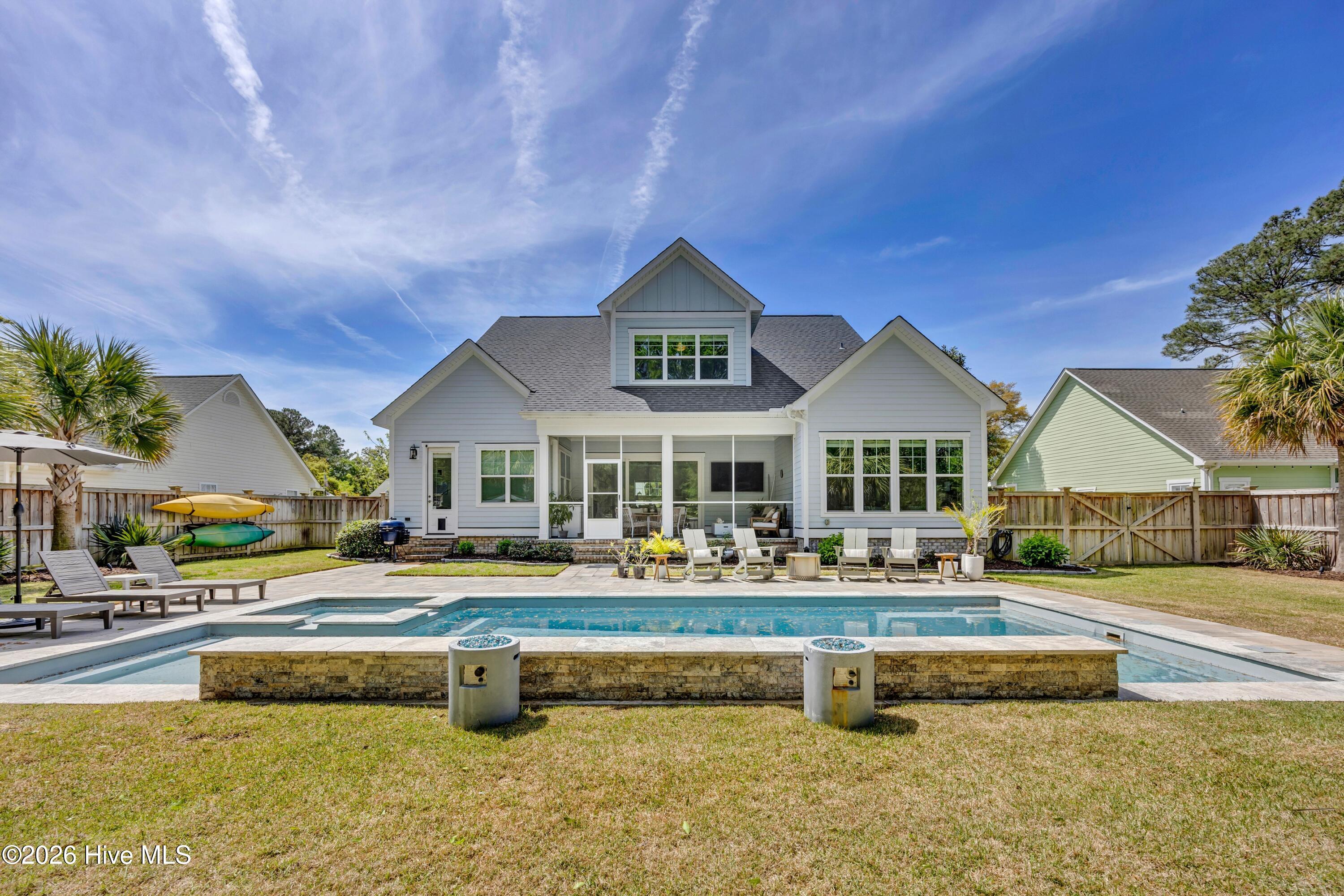 100566048 | Photo 60