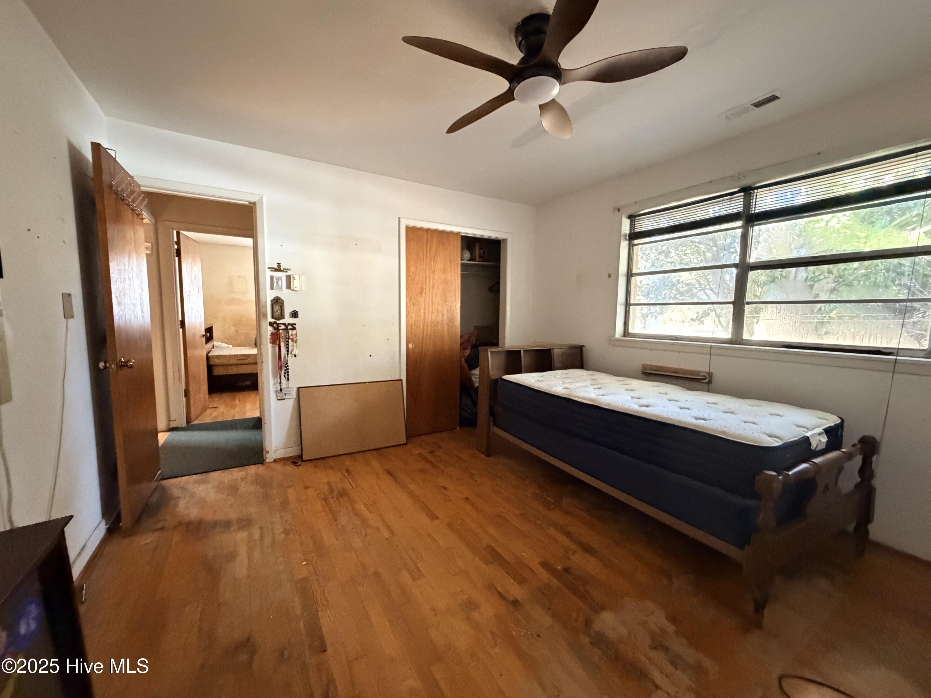 100546898 | Photo 11