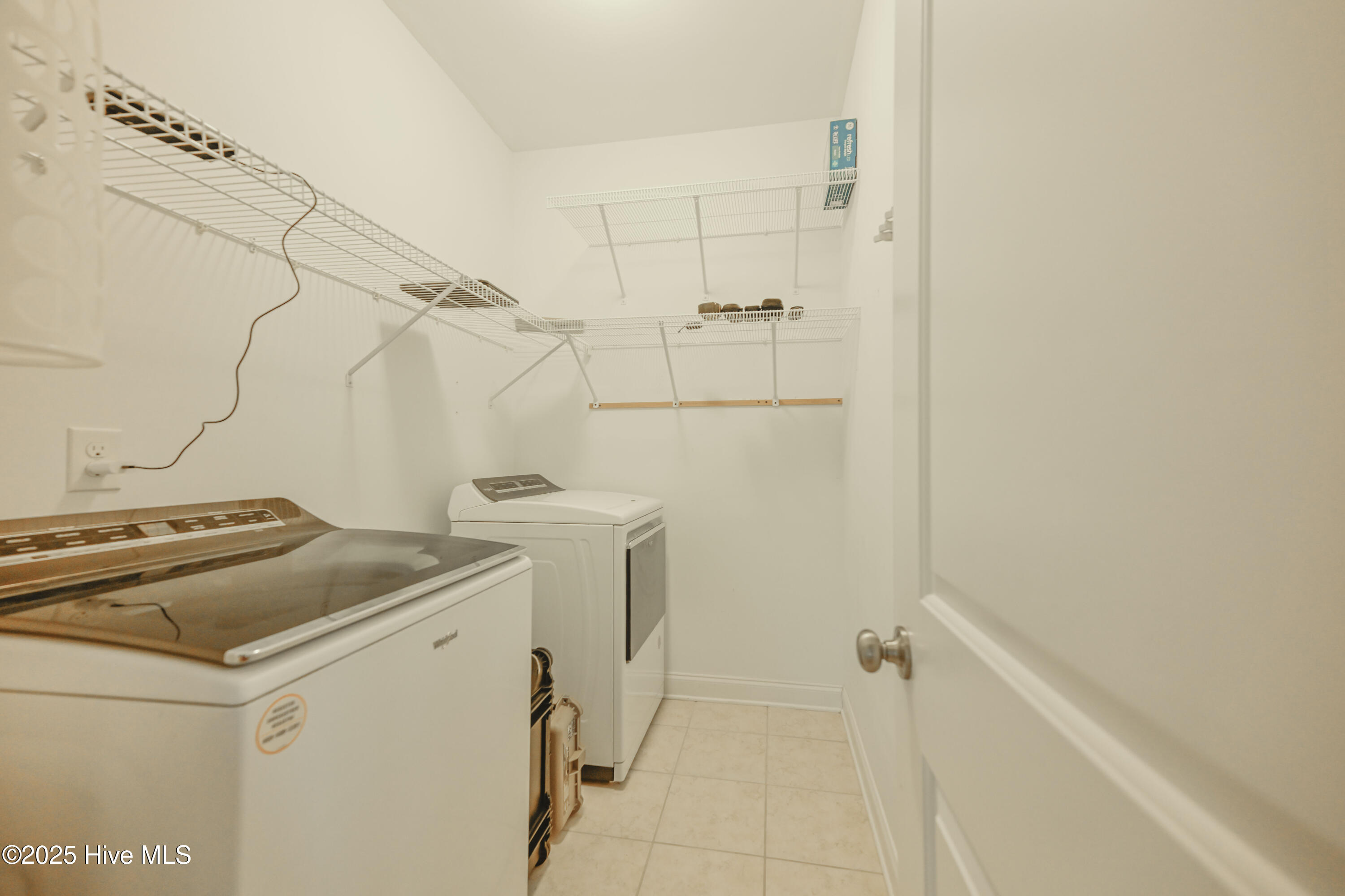 100523770 | Photo 39