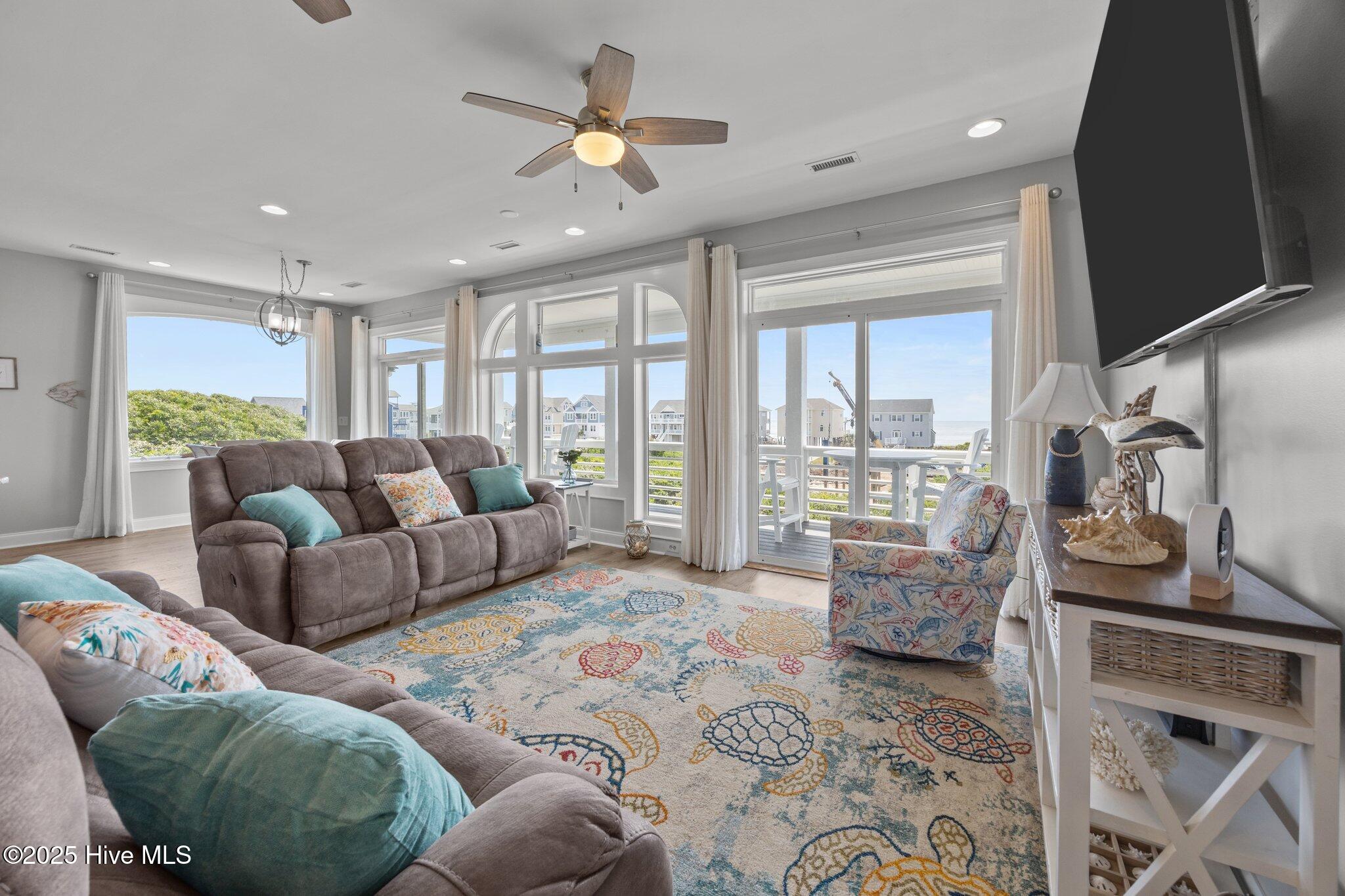 100506414 | Photo 22