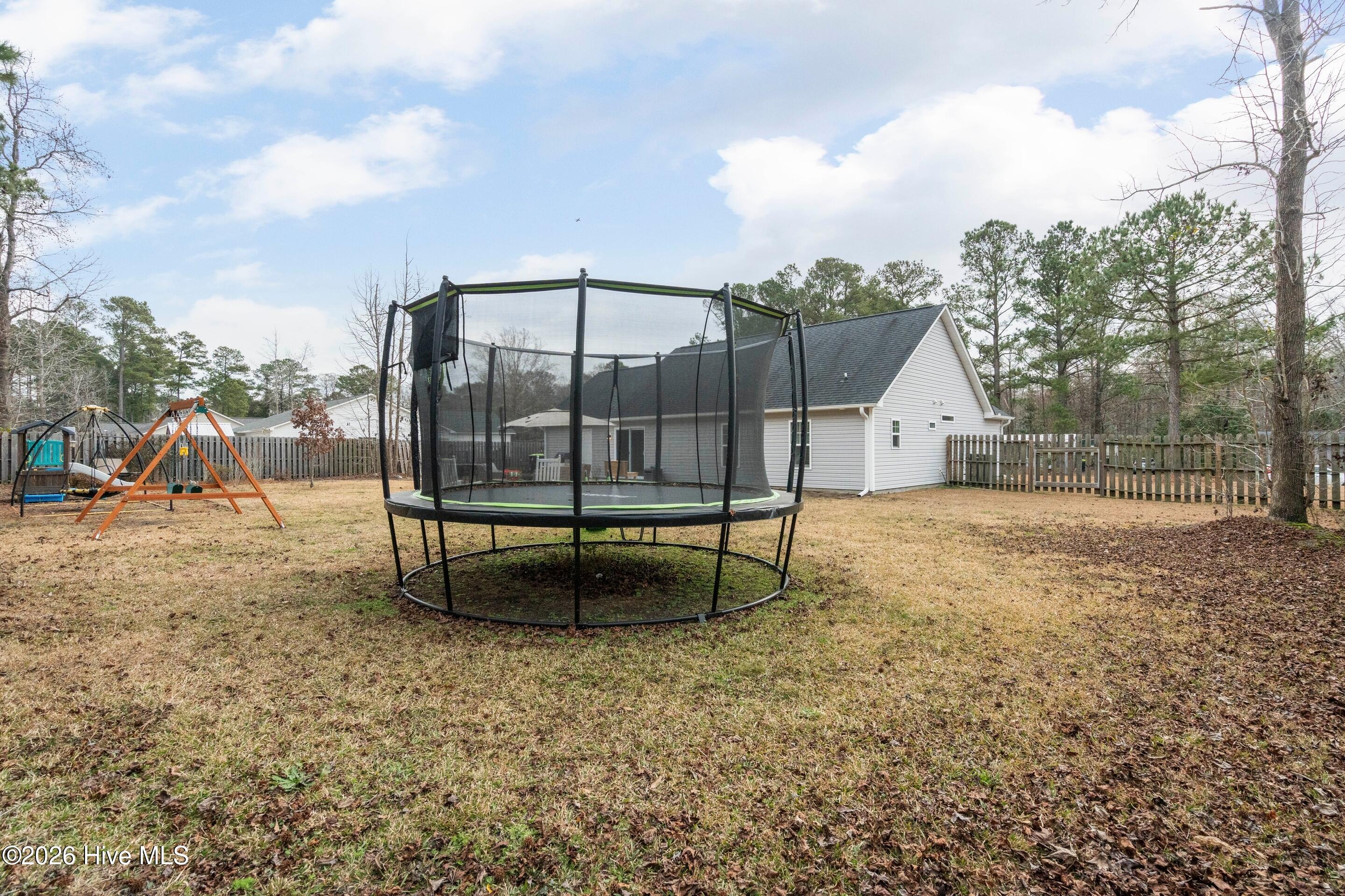 100549435 | Photo 44