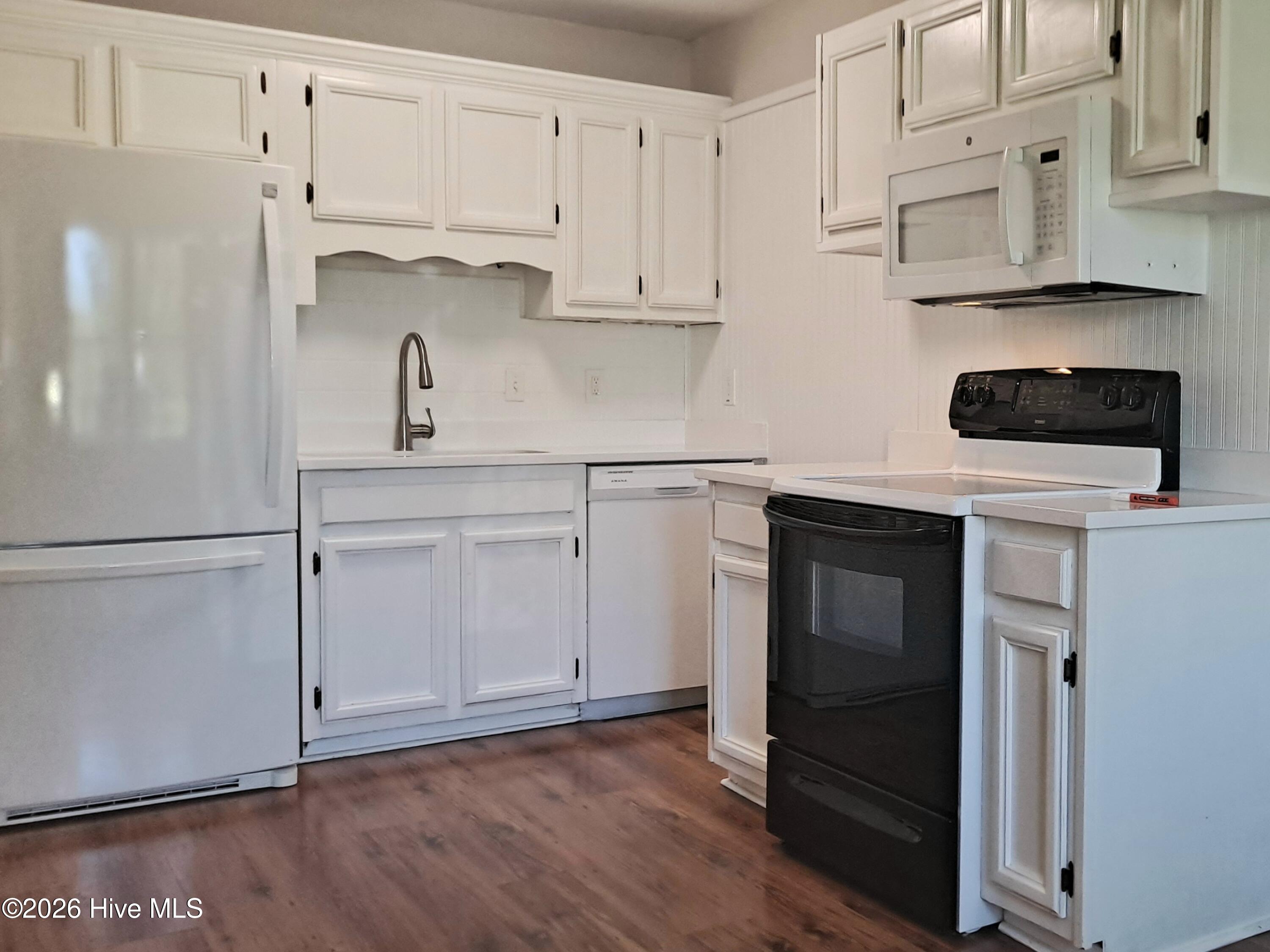 100562478 | Photo 11