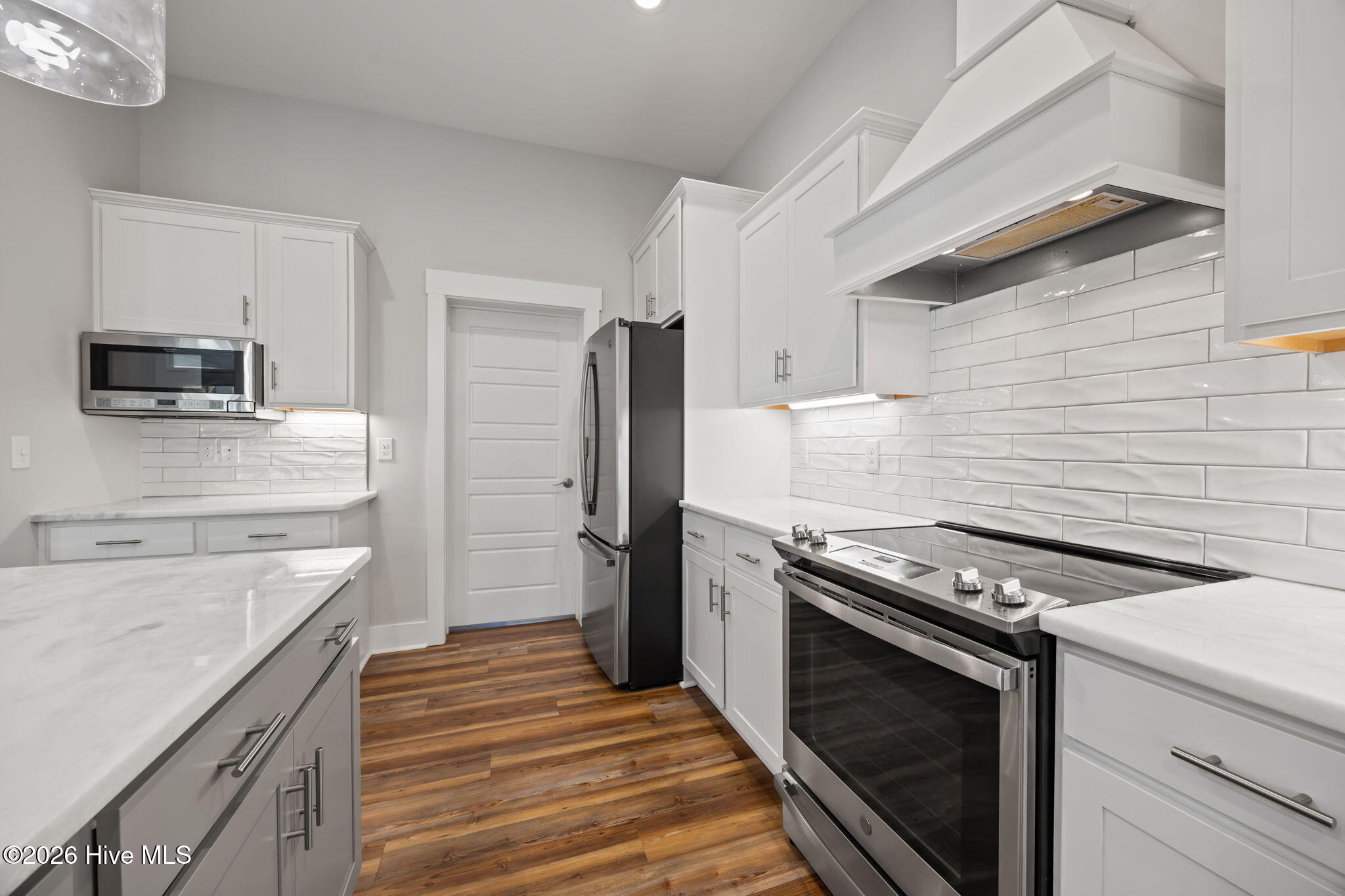 100568104 | Photo 37