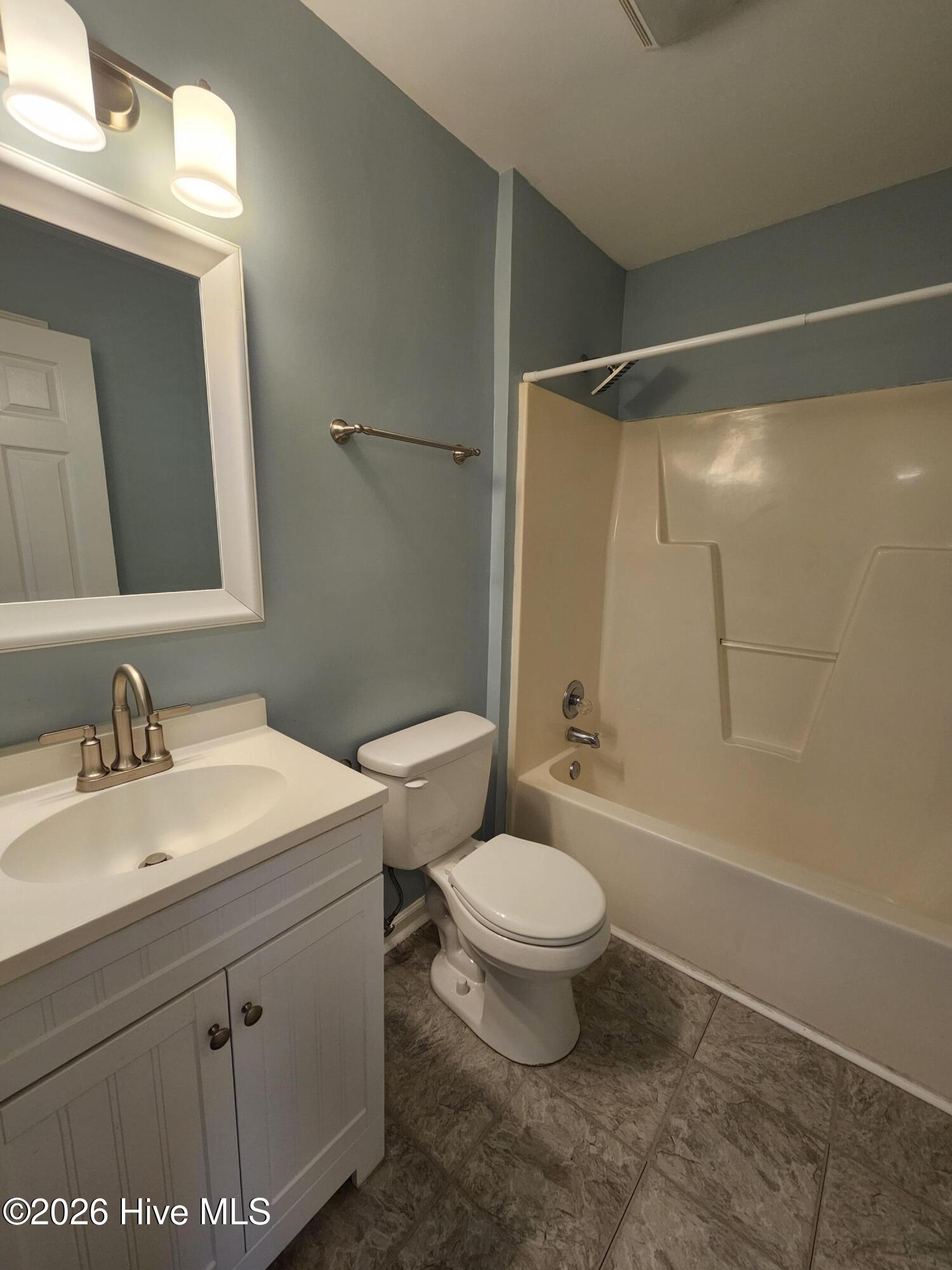 100553787 | Photo 15