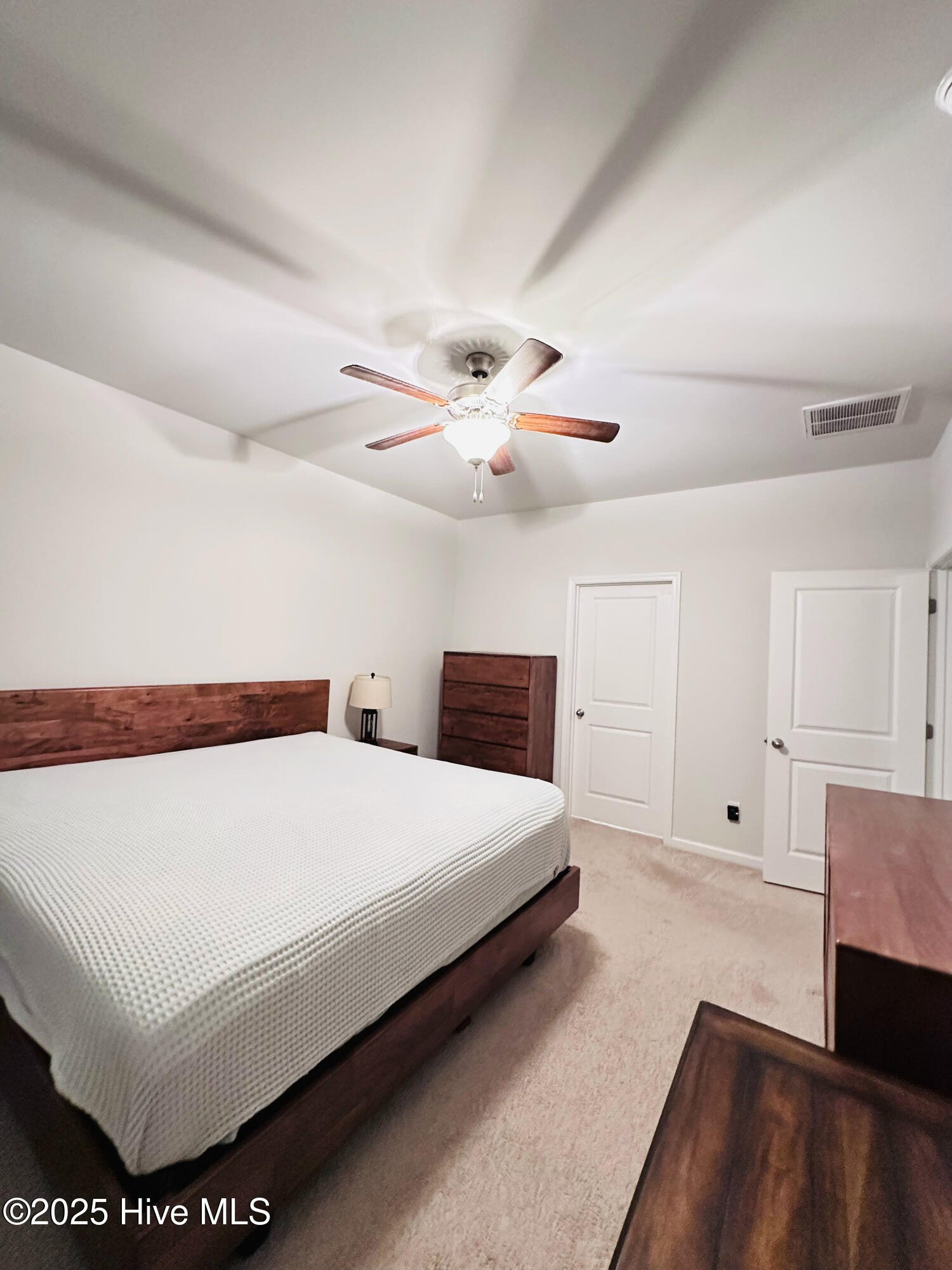 100525143 | Photo 13