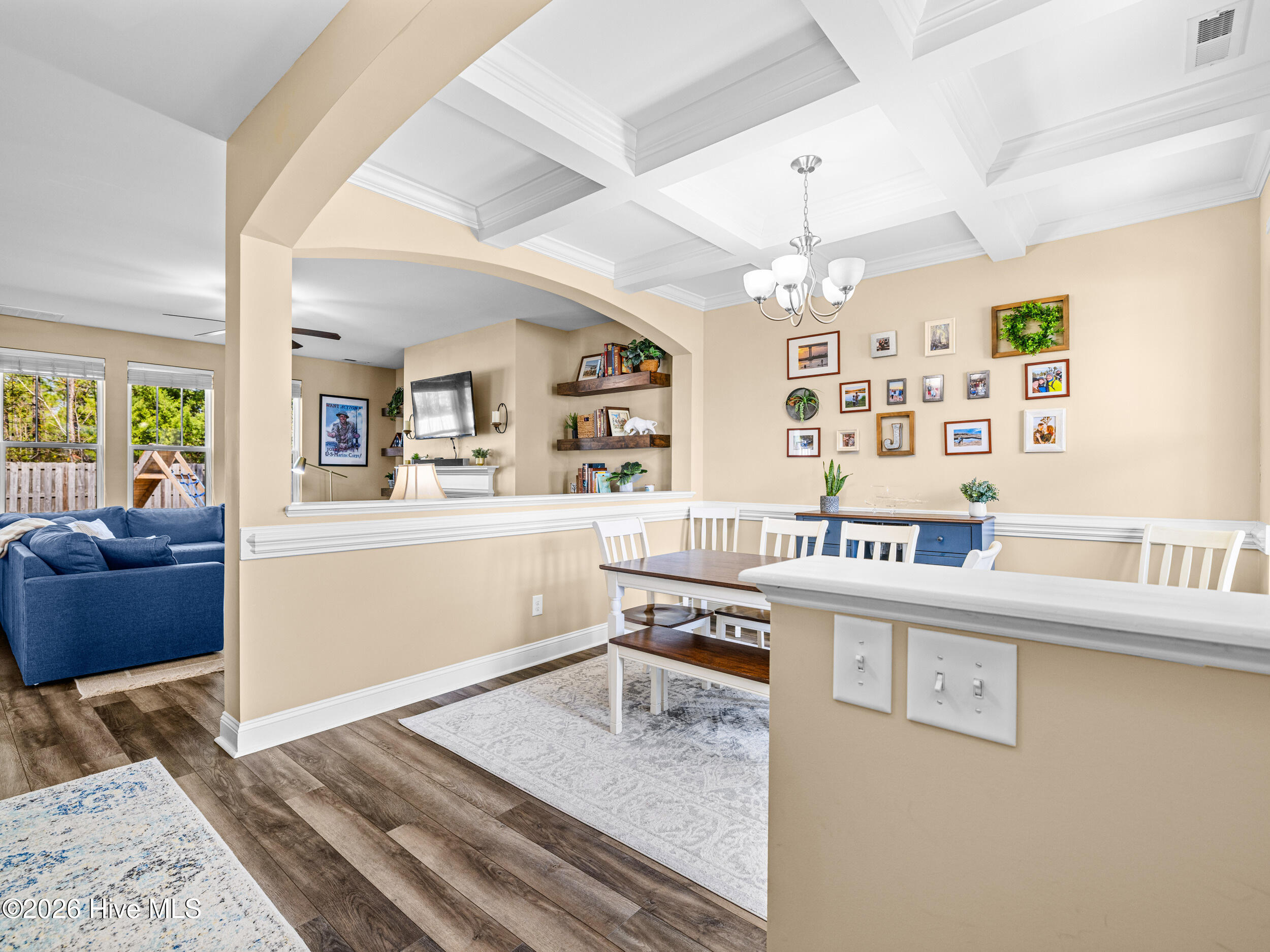 100562428 | Photo 14