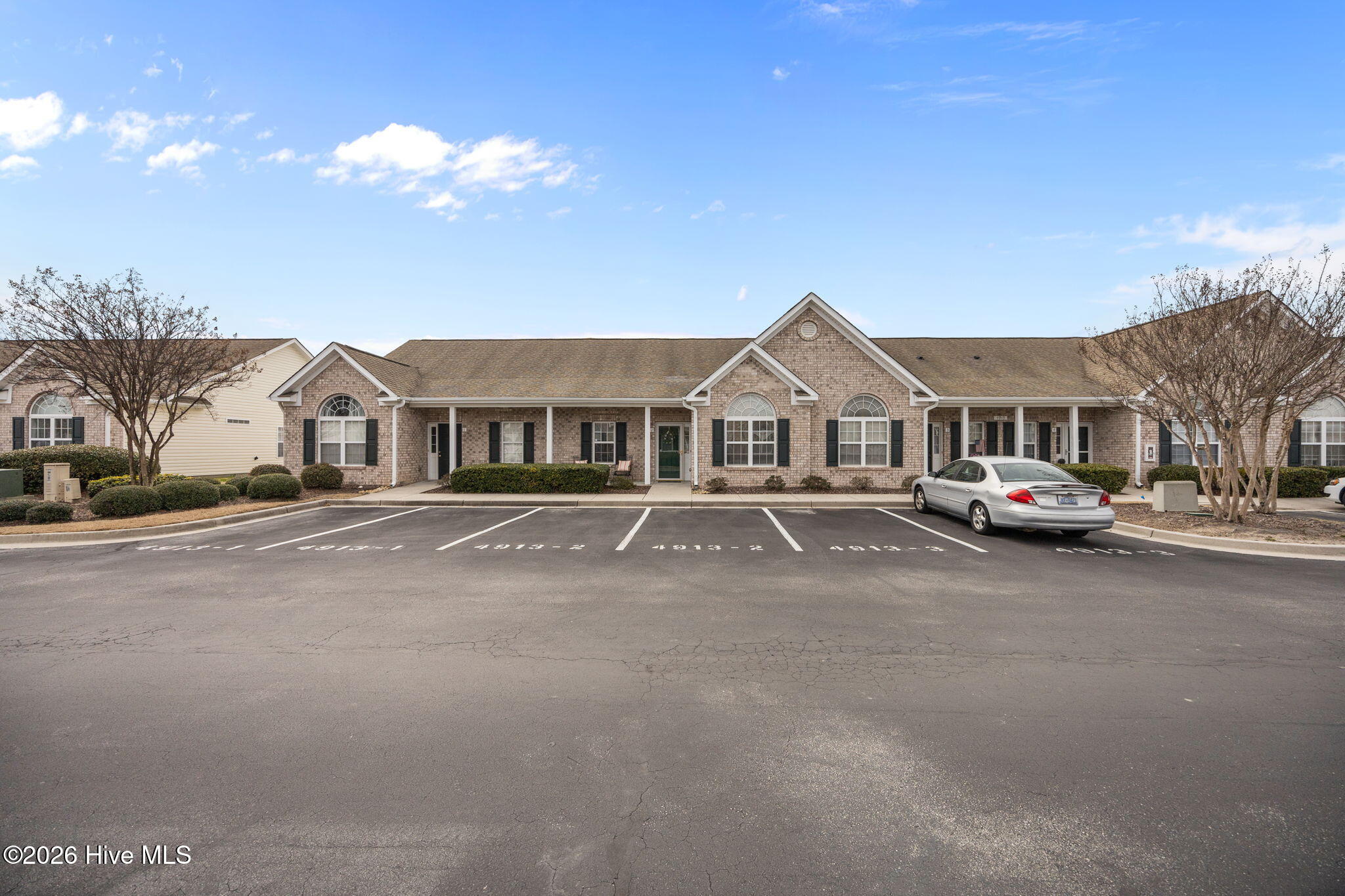 100556175 | Photo 42