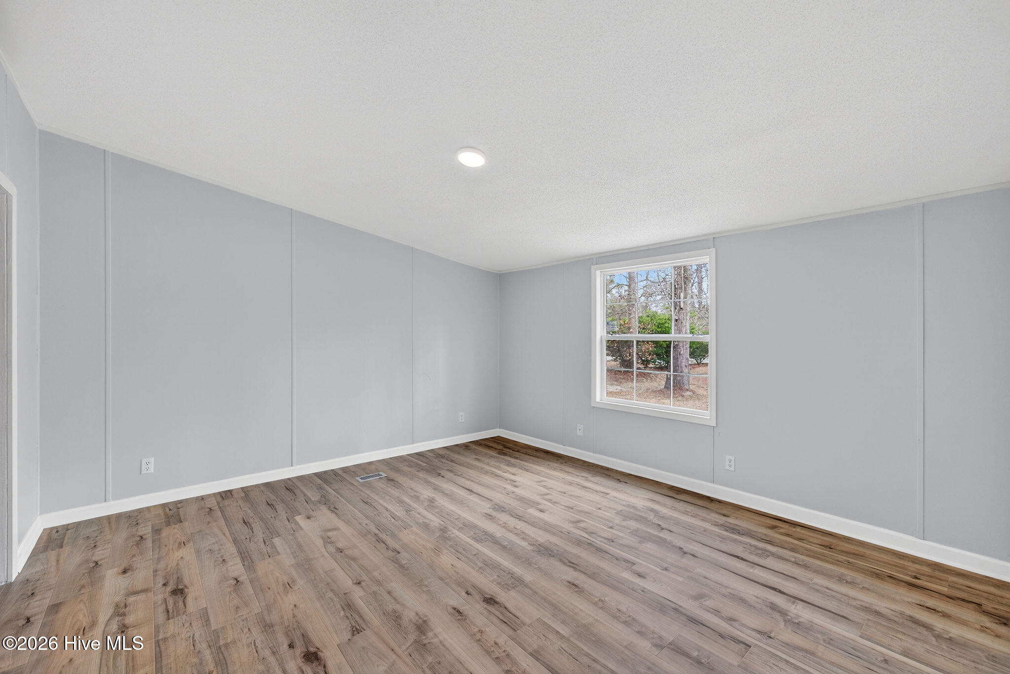 100556800 | Photo 21