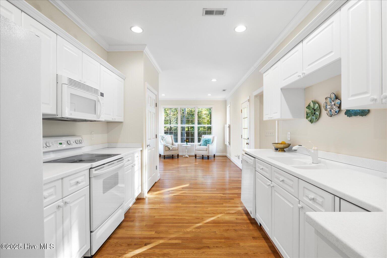 100532756 | Photo 17