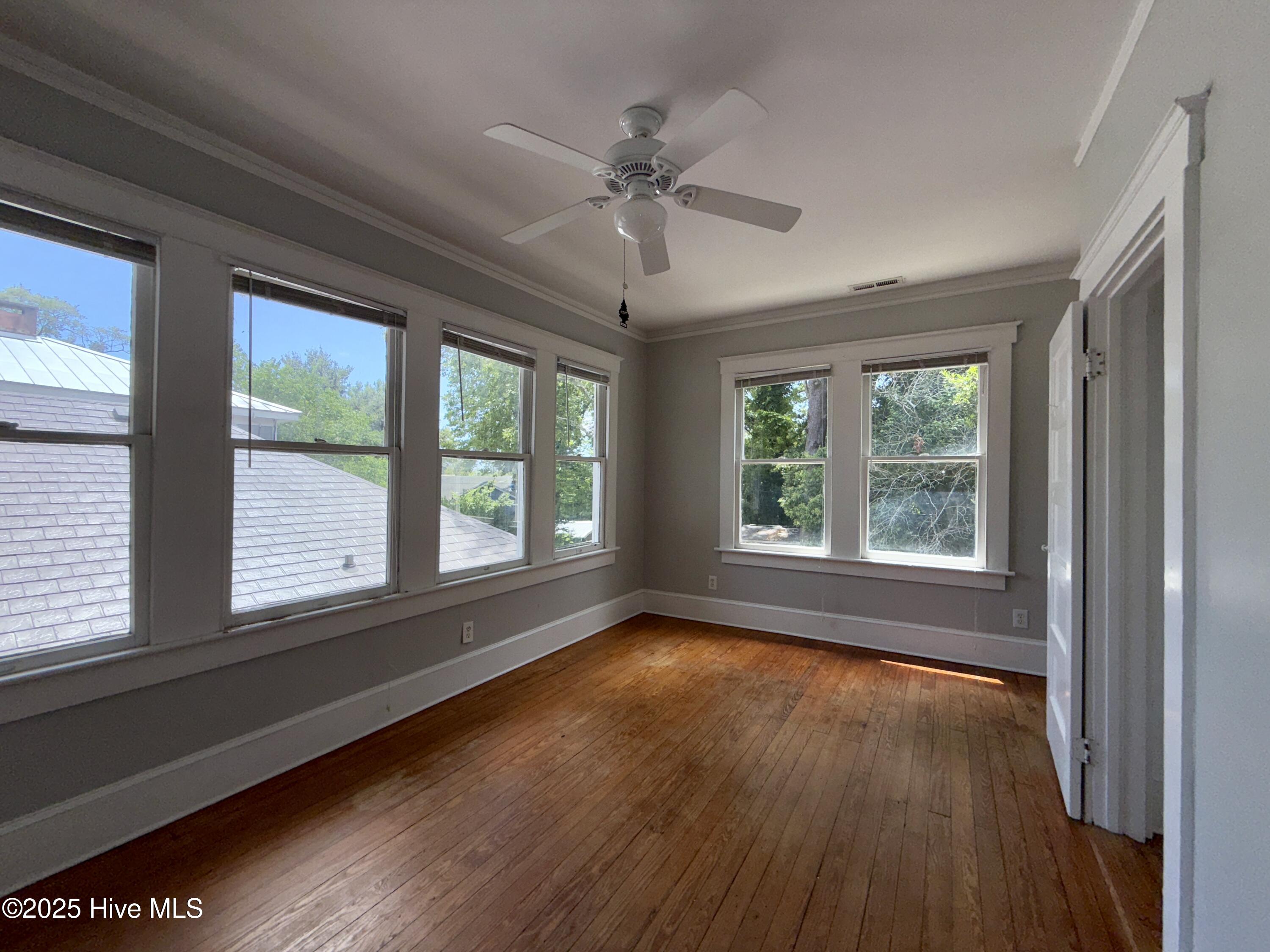 100521707 | Photo 12