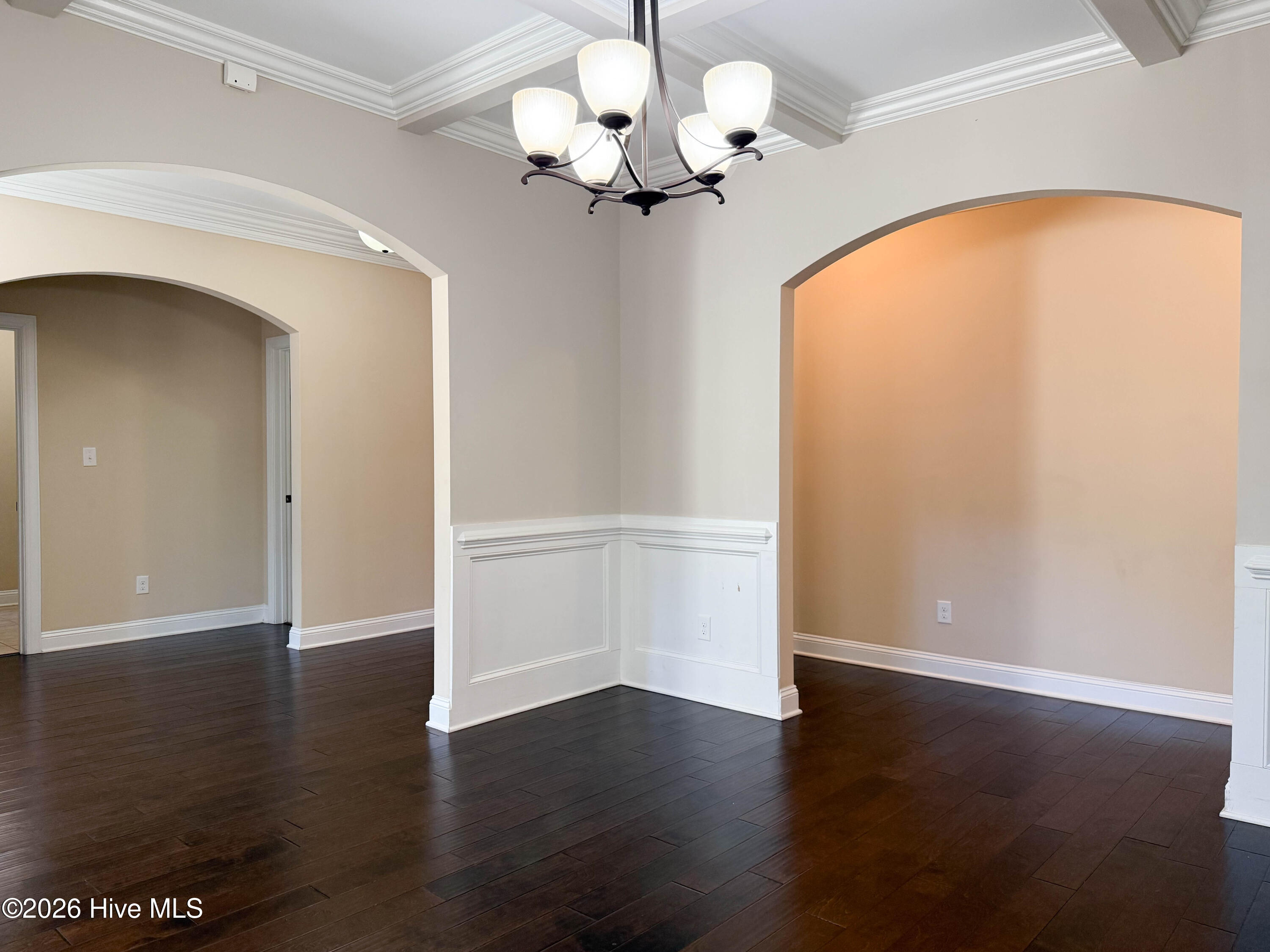 100550351 | Photo 11