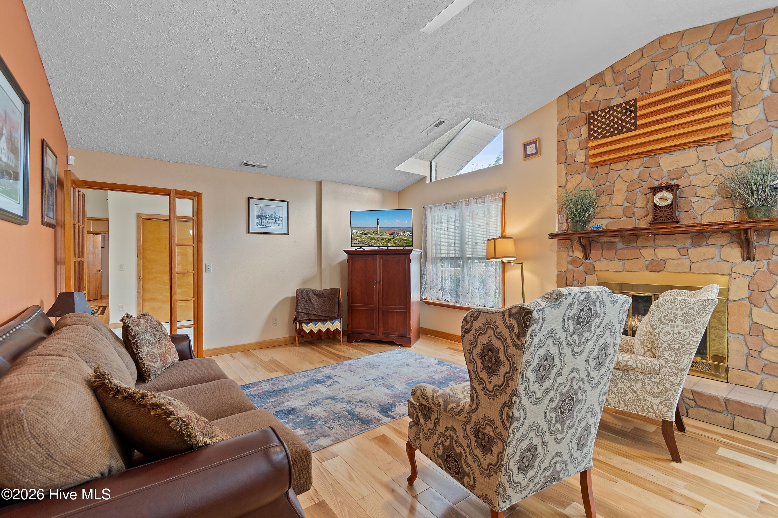 100564925 | Photo 15