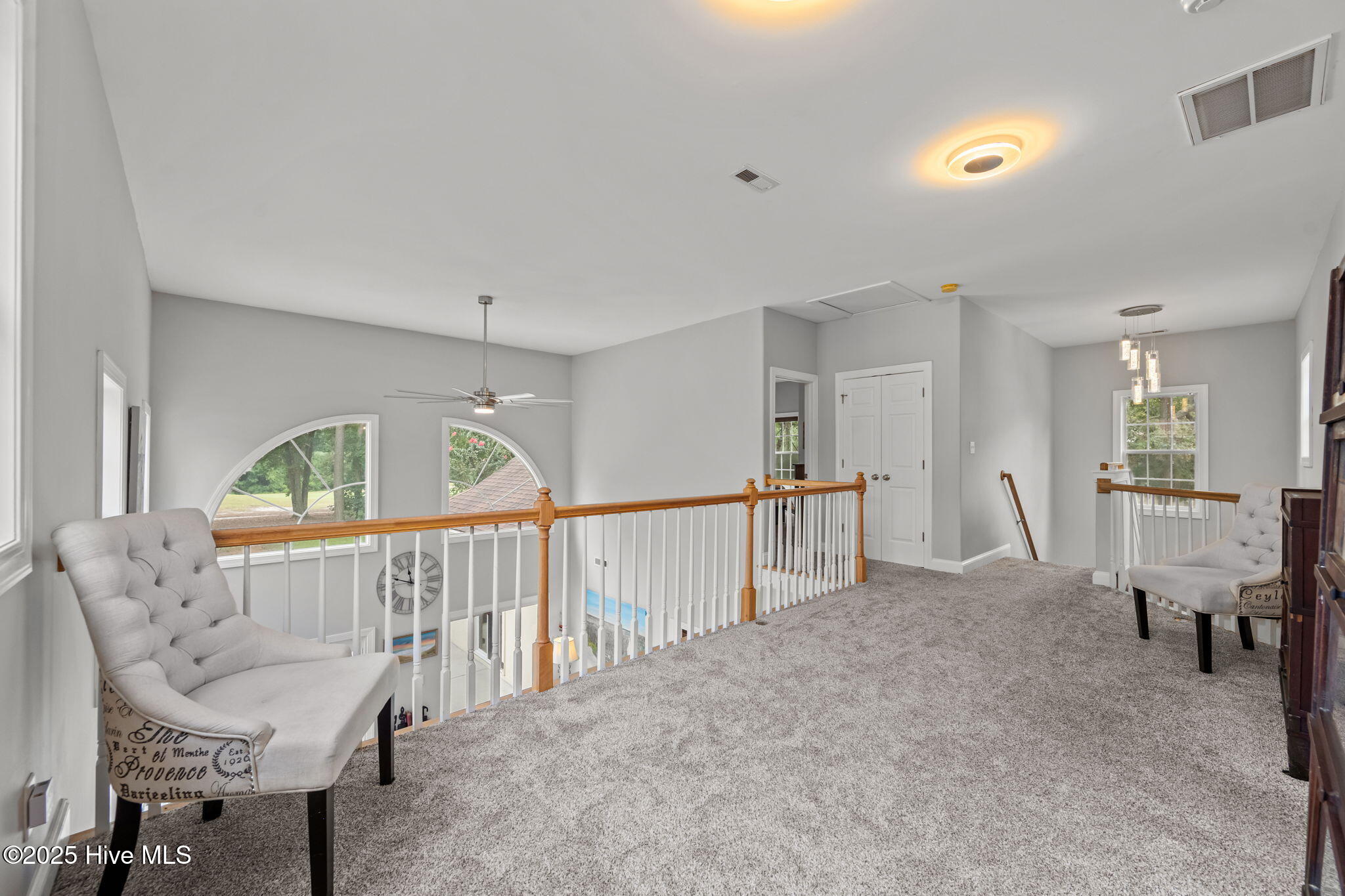 100524687 | Photo 36