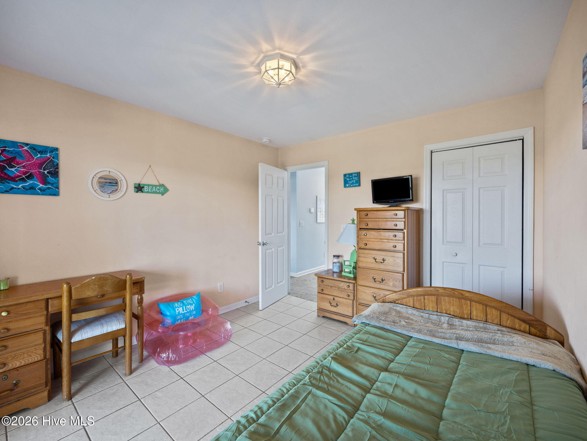 100564989 | Photo 22