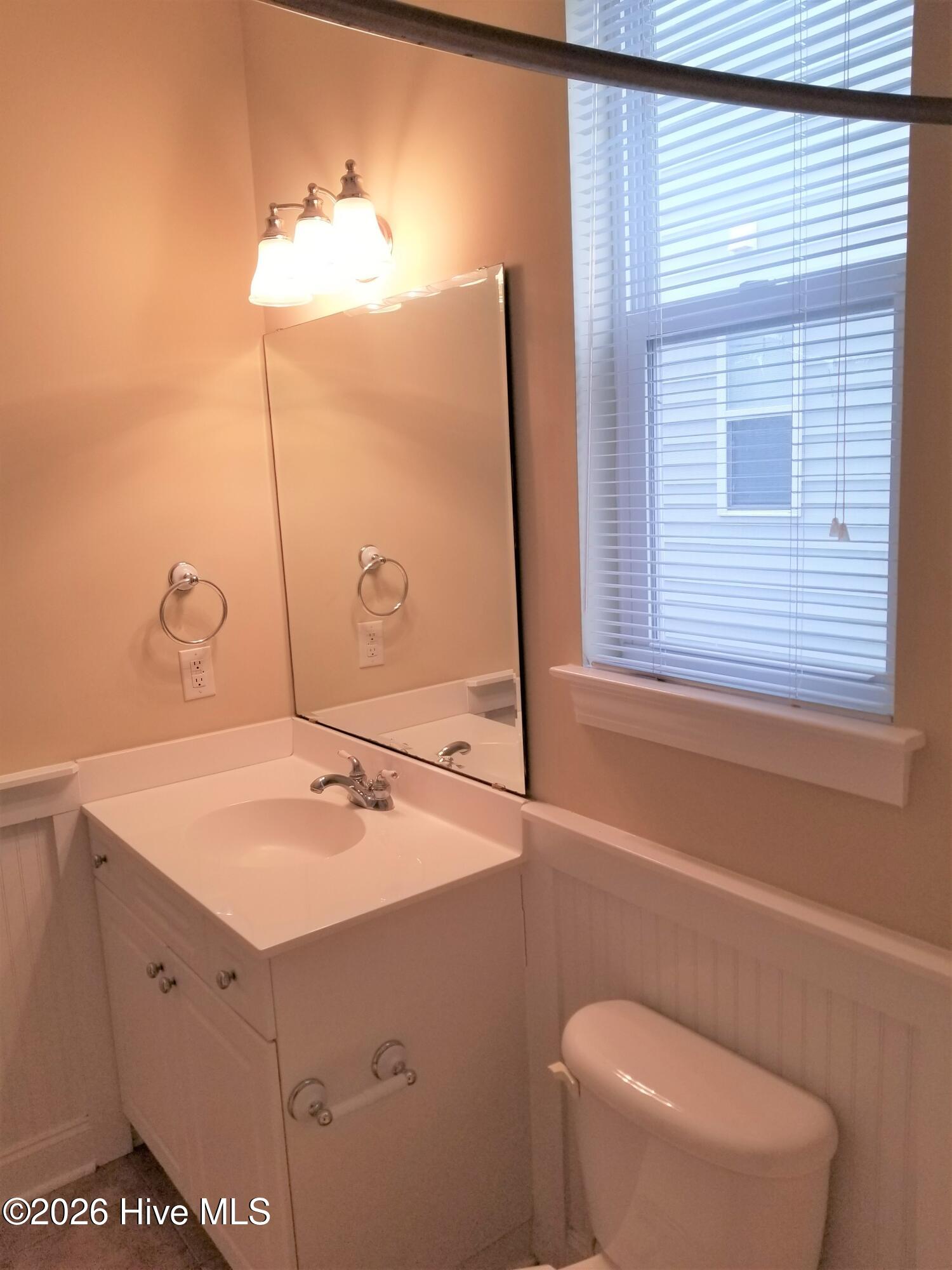 100575847 | Photo 11
