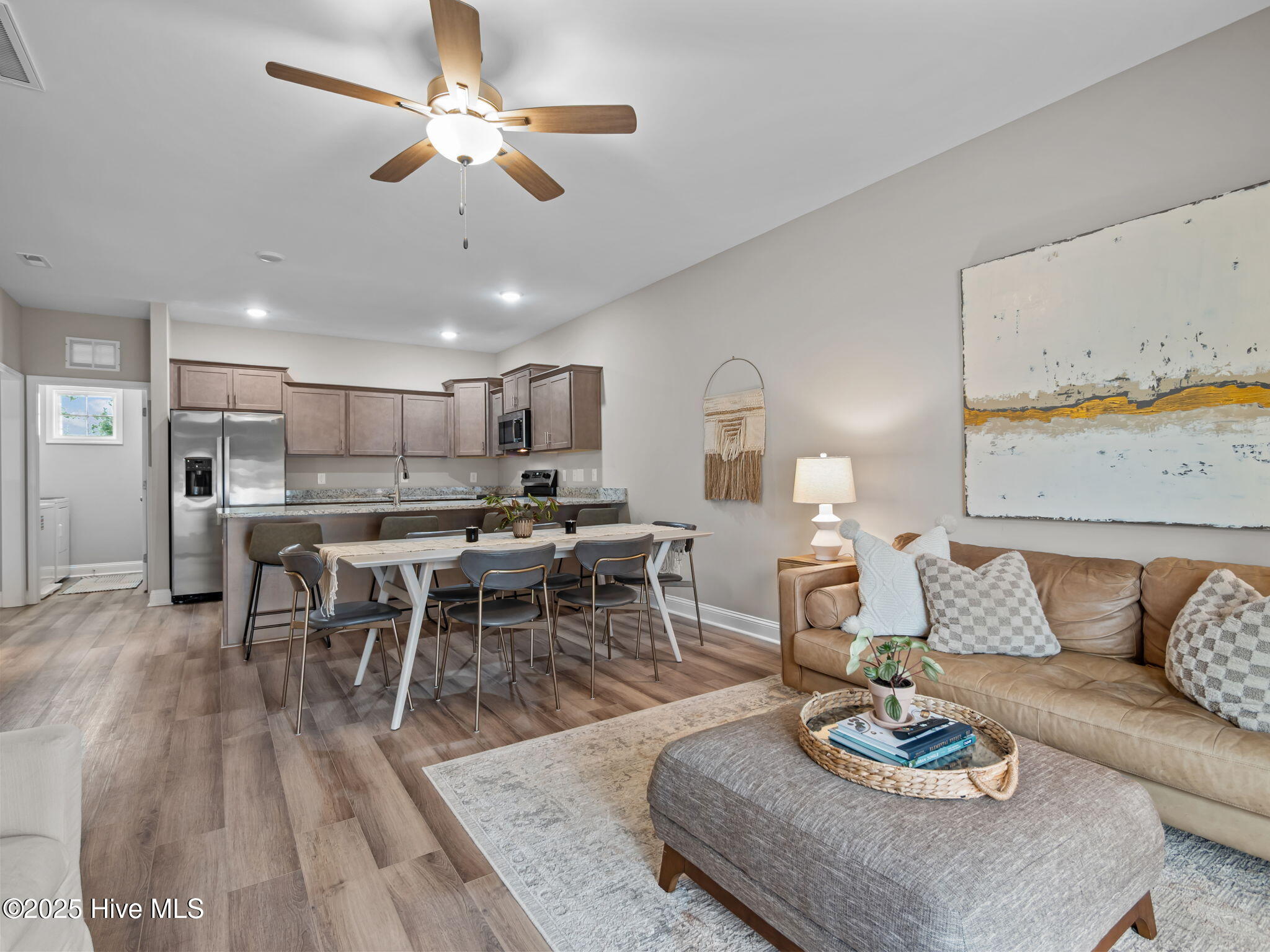 100530492 | Photo 27