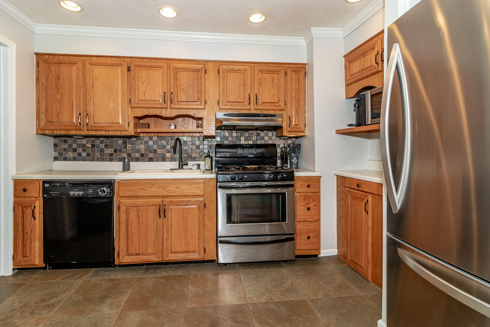 18-web-or-mls-542 HICKMAN RD ©-1129