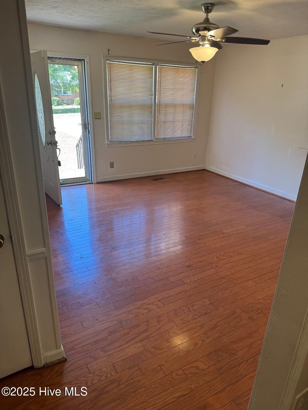 Screenshot_20250909_161710_Messages