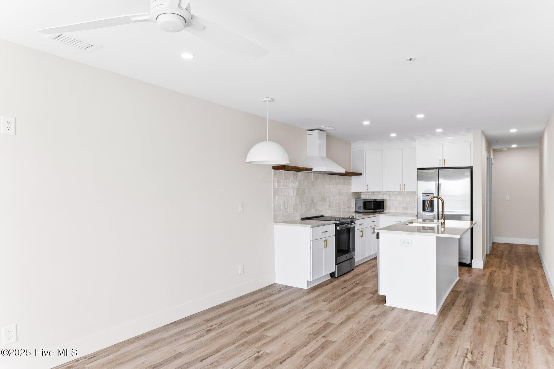 100510473 | Photo 14