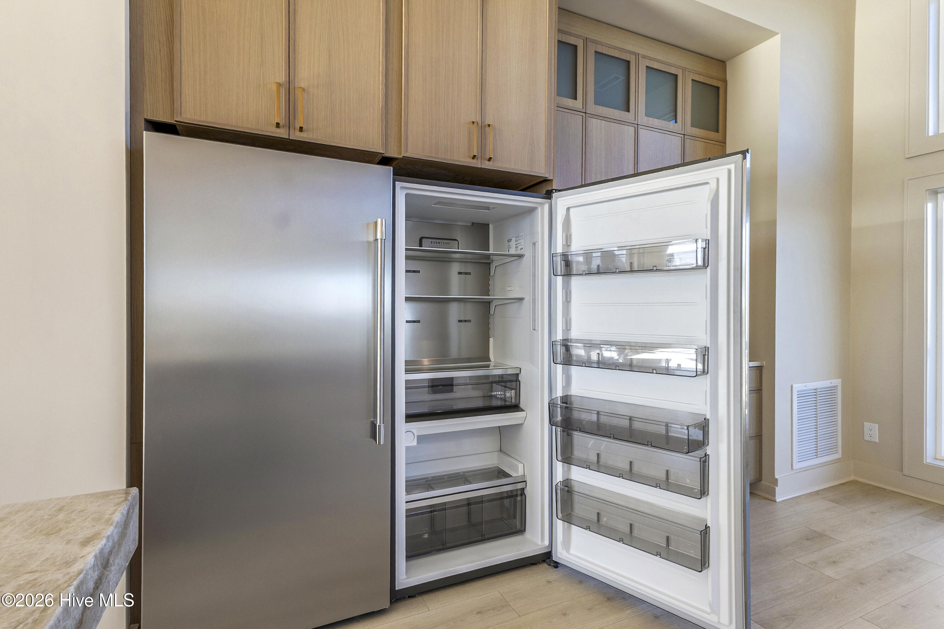 100551953 | Photo 35