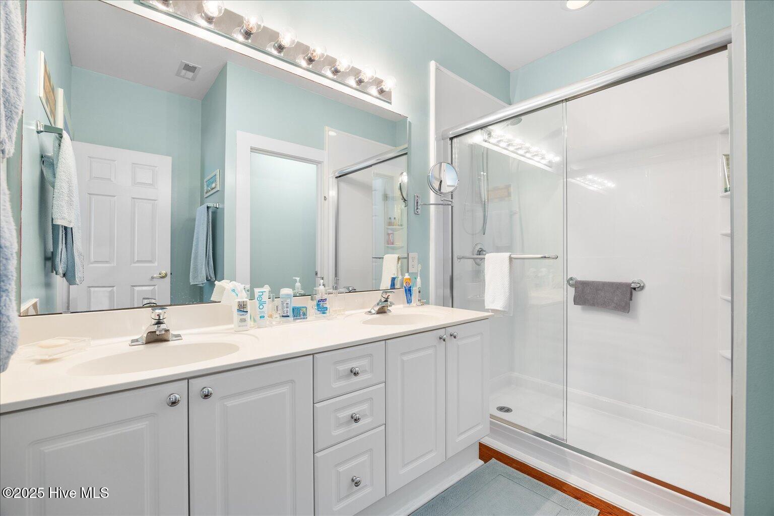 100540779 | Photo 41