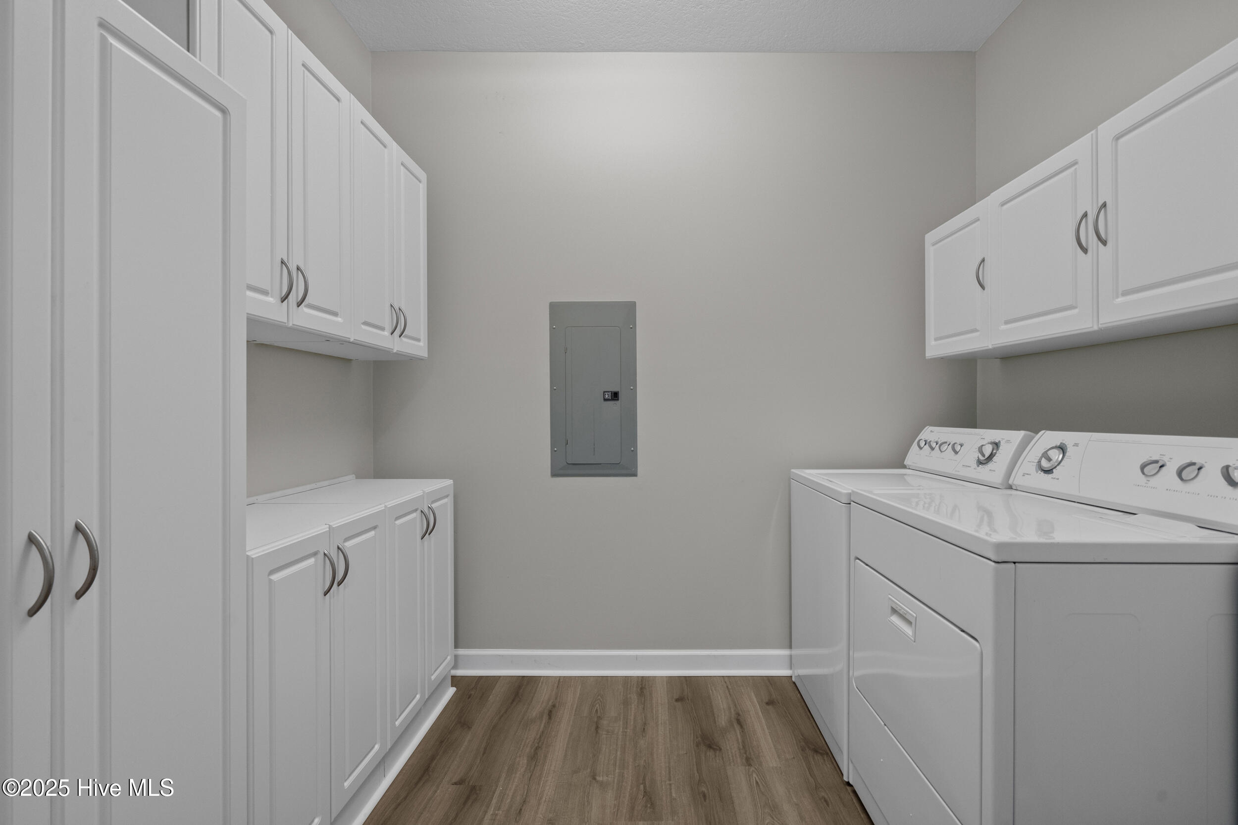 100540040 | Photo 44