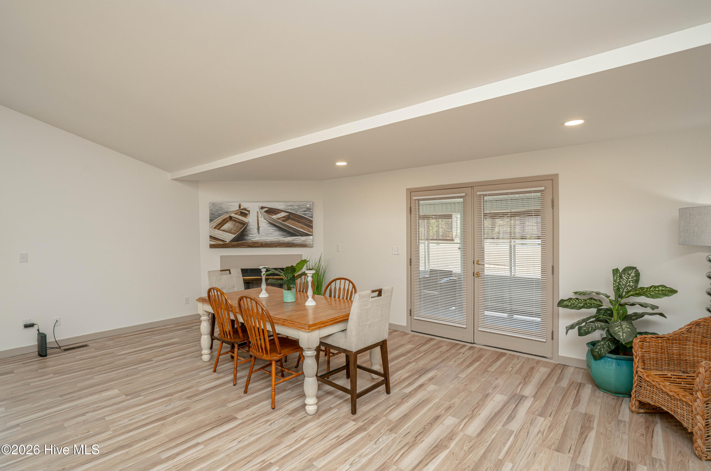 100567372 | Photo 16