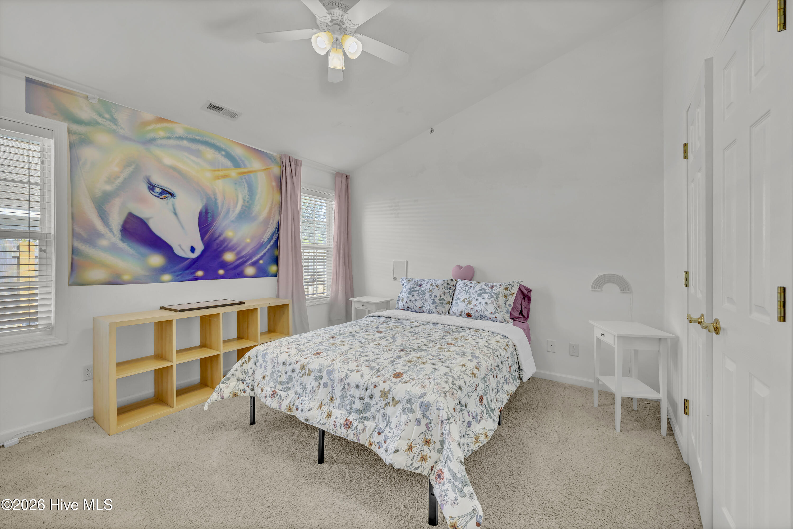 100566281 | Photo 18