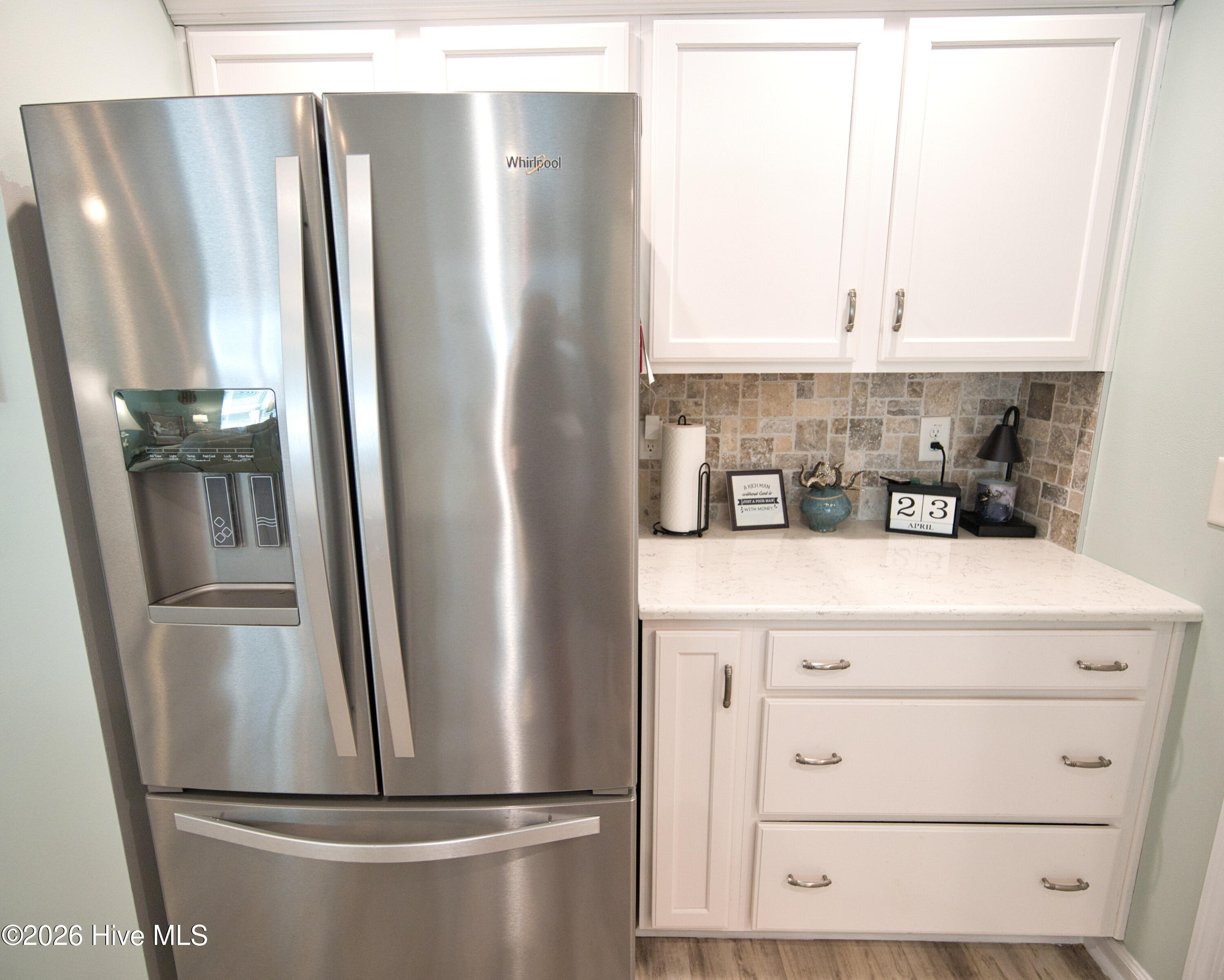 100569889 | Photo 27