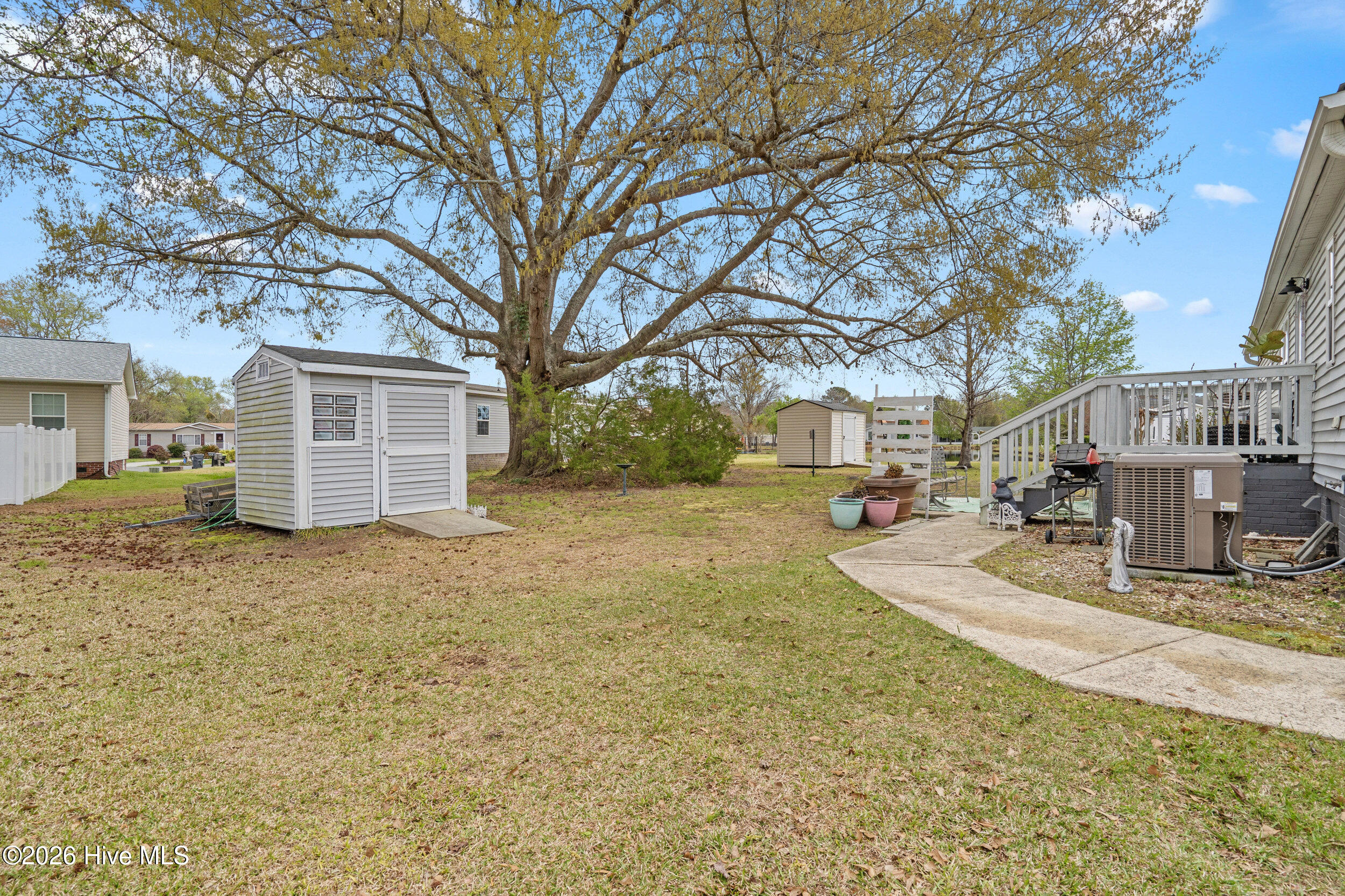 100562690 | Photo 31